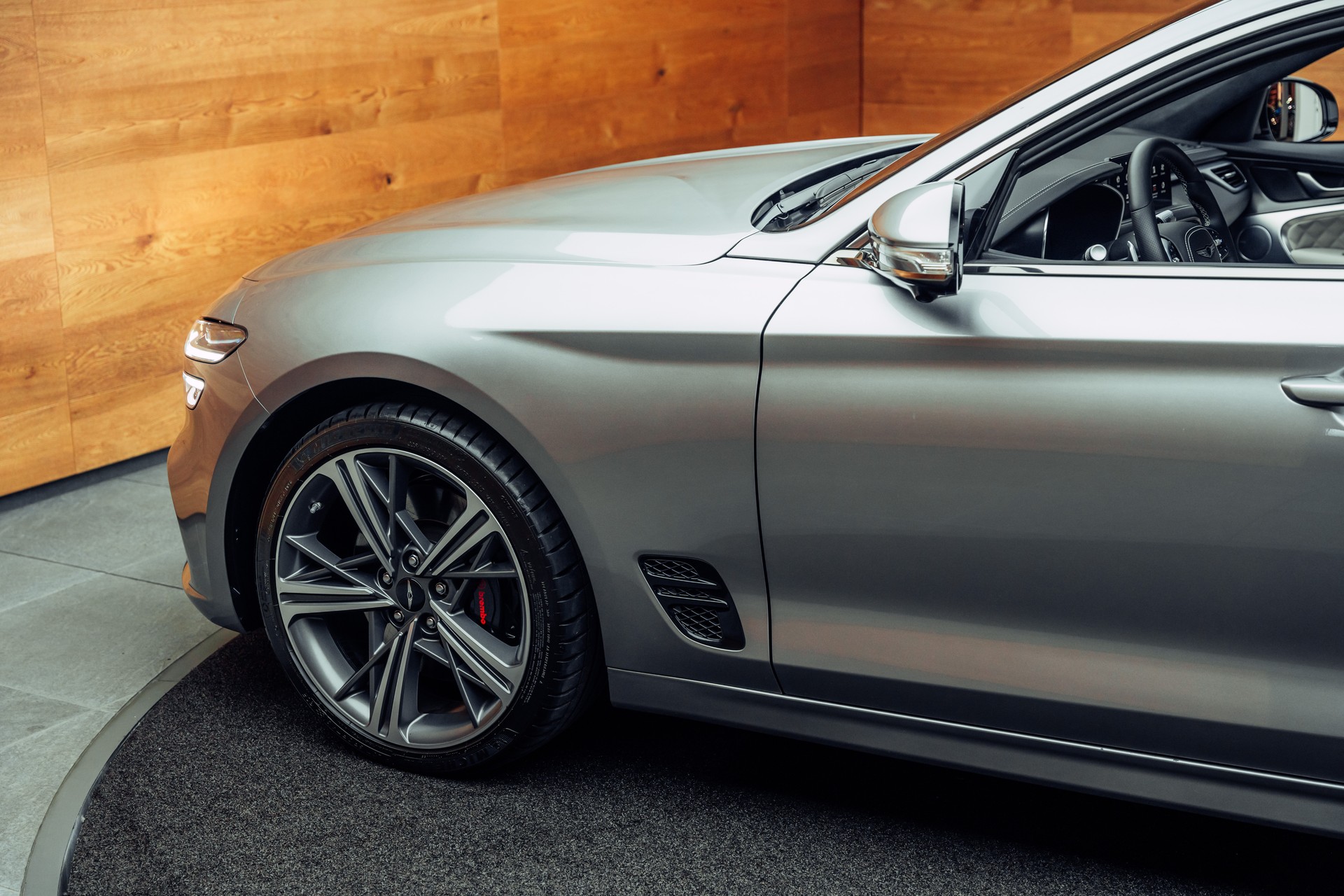 GENESIS G70 Shooting Brake 2.0 T Plus Sport AT8 AWD-image-18