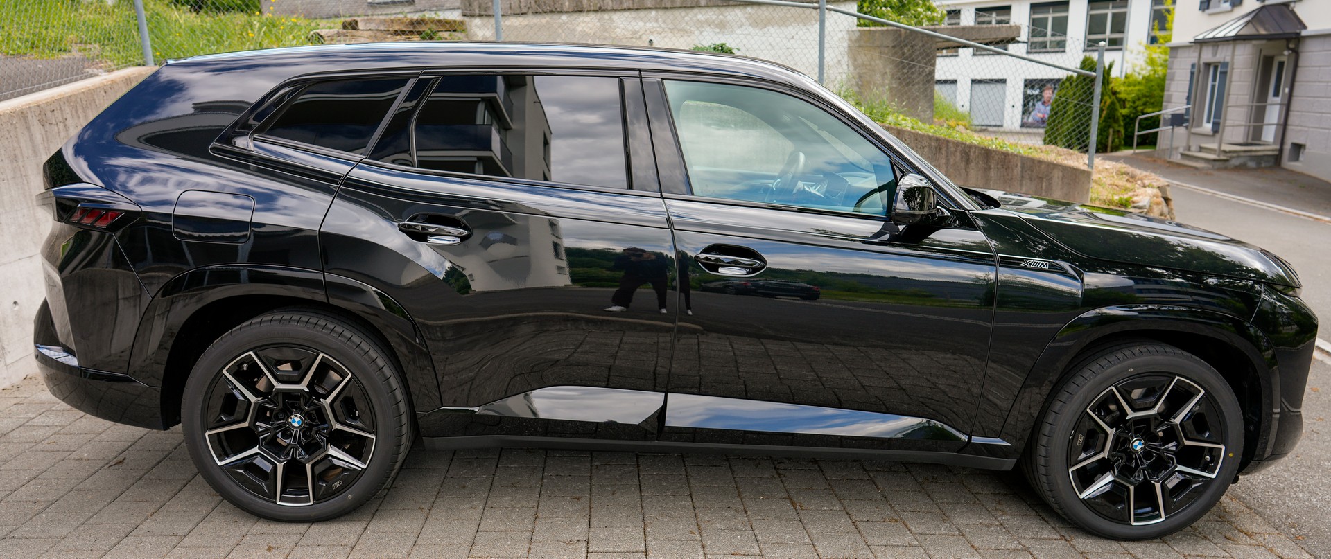 BMW XM50e Plug-in Hybrid (Sommerkompletträder 23" | Winterkompletträder 22"Leasingübernahme möglich)-image-4