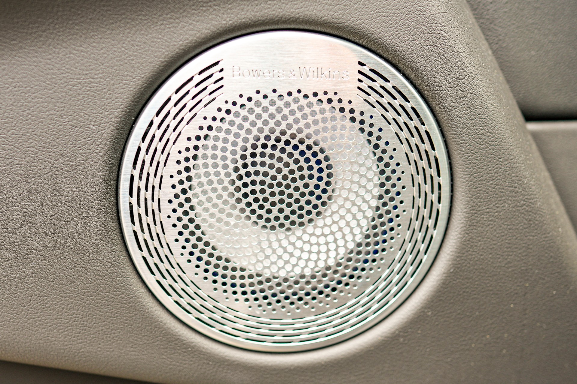 BMW XM50e Plug-in Hybrid (Sommerkompletträder 23" | Winterkompletträder 22"Leasingübernahme möglich)-image-10