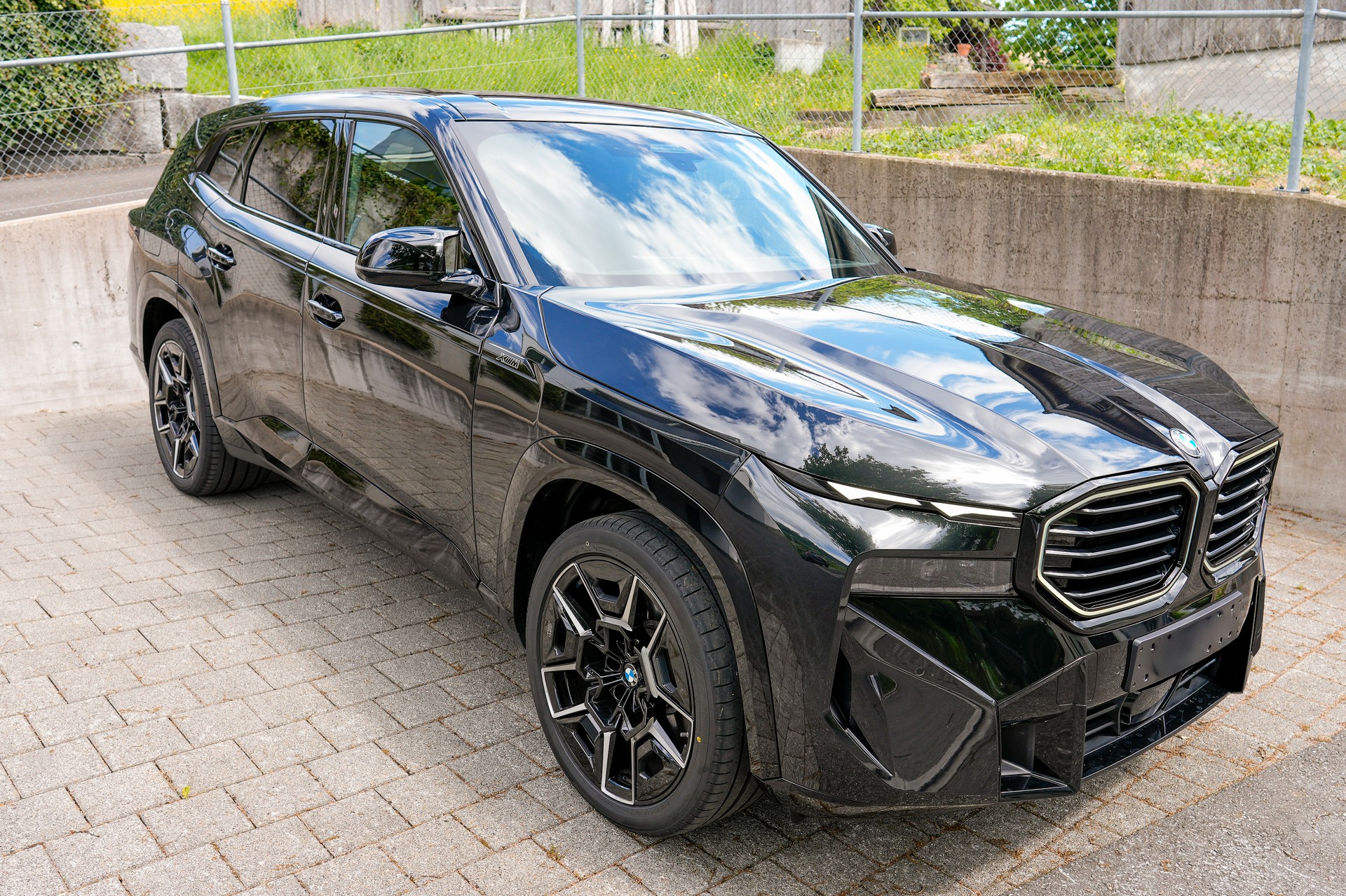 BMW XM50e Plug-in Hybrid (Sommerkompletträder 23" | Winterkompletträder 22"Leasingübernahme möglich)-image-1