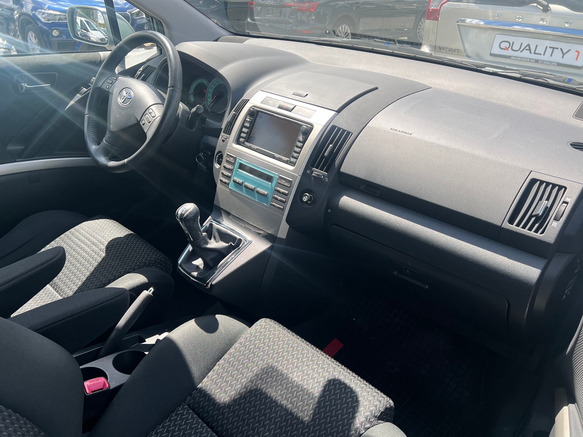 TOYOTA Corolla Verso 1.8 Limited* 7 Plätze, Navigation, 360’ kamera-image-12