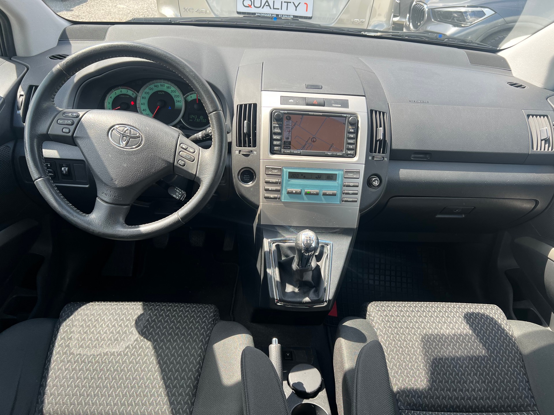 TOYOTA Corolla Verso 1.8 Limited* 7 Plätze, Navigation, 360’ kamera-image-10