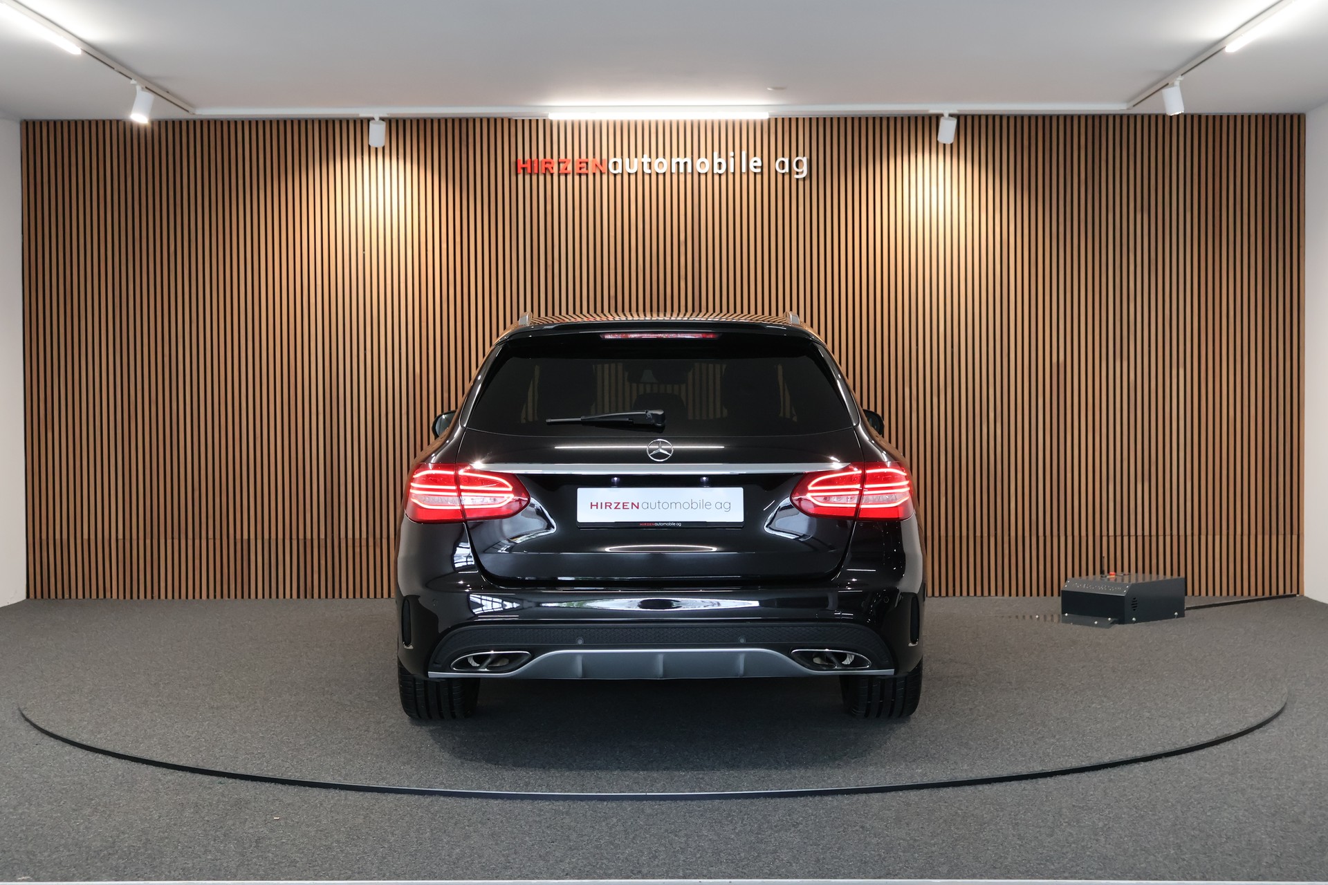 MERCEDES-BENZ C 450 AMG 4Matic 7G-Tronic-showroom-element-3