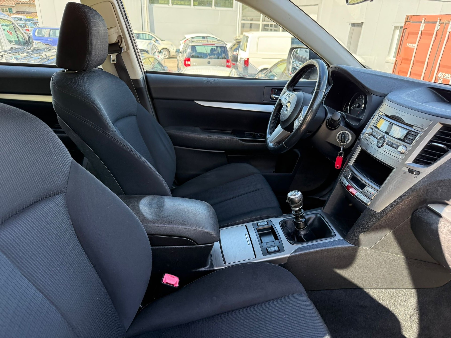 SUBARU Legacy 2.0i Swiss AWD-image-9