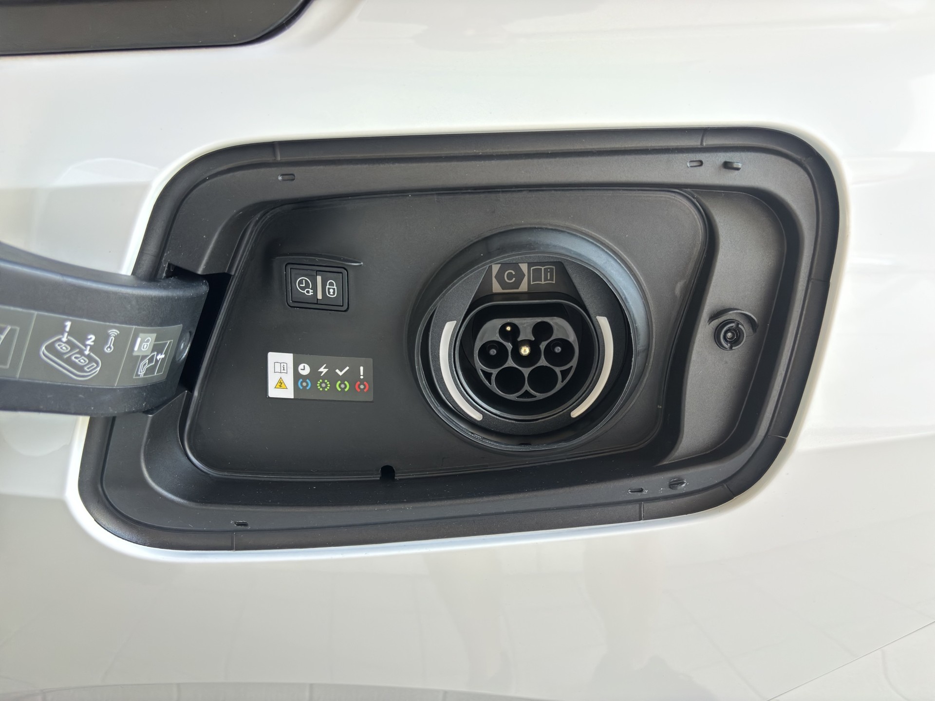 OPEL Astra 1.6 PHEV Turbo Swiss Plus A-image-23