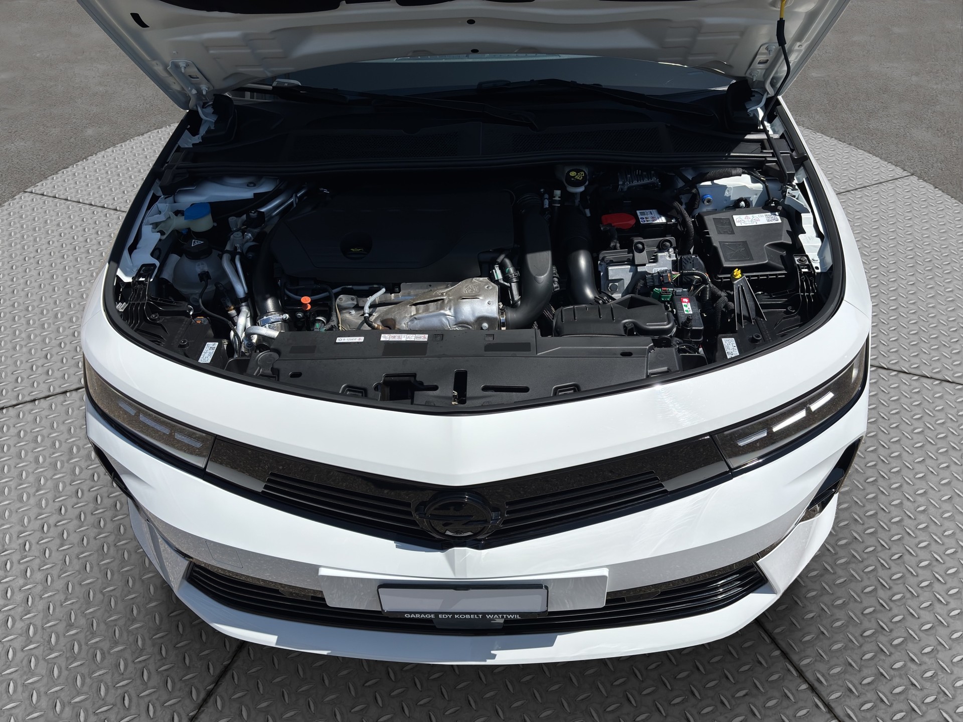 OPEL Astra 1.6 PHEV Turbo Swiss Plus A-image-26