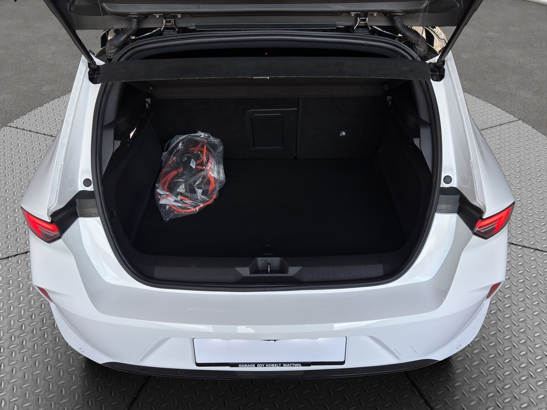 OPEL Astra 1.6 PHEV Turbo Swiss Plus A-image-18