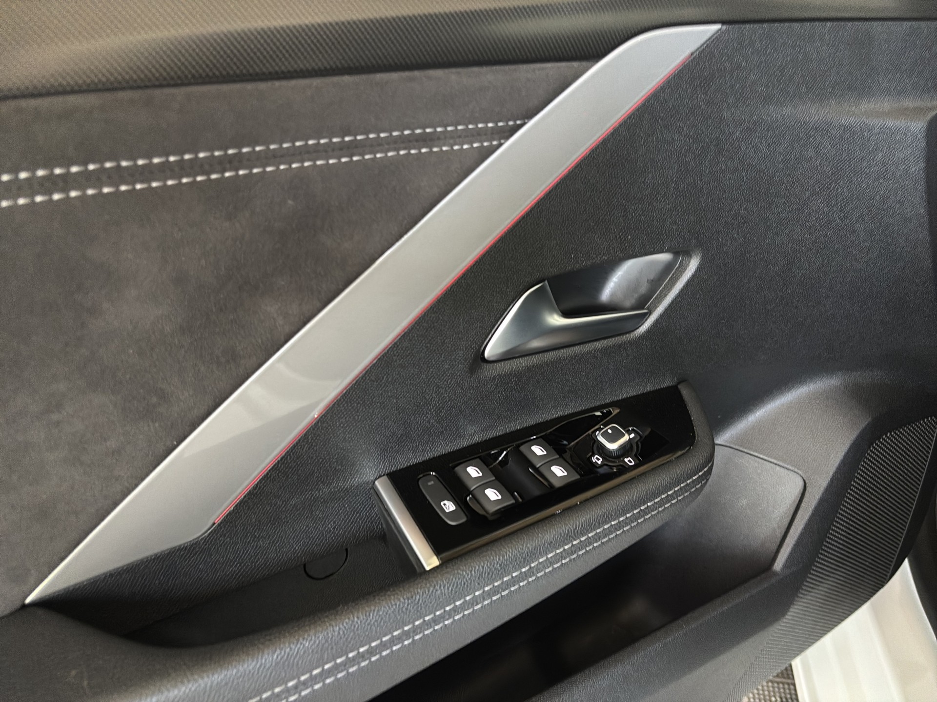 OPEL Astra 1.6 PHEV Turbo Swiss Plus A-image-11