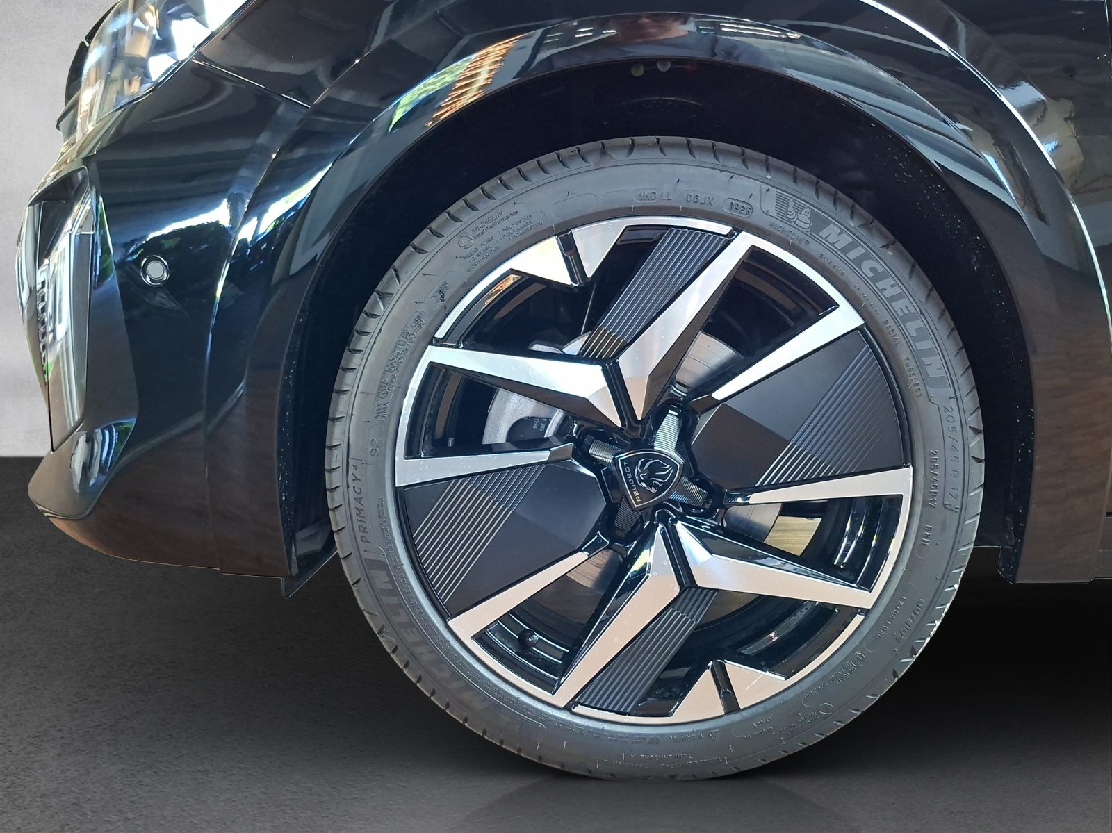 PEUGEOT 208 1.2 Hybrid 145 GT-image-15