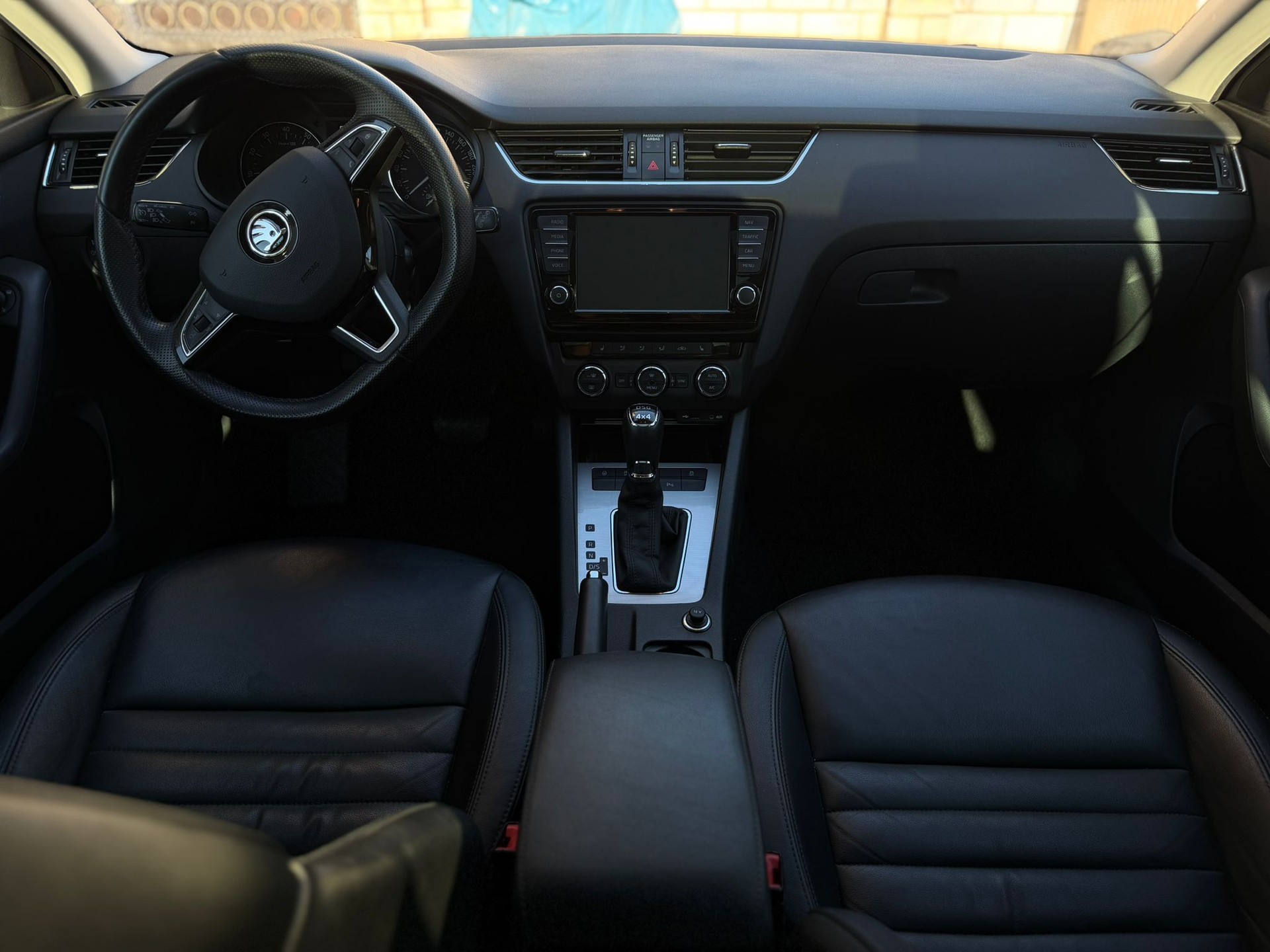 SKODA Octavia Combi 1.8 TSI Style 4x4 DSG-image-7