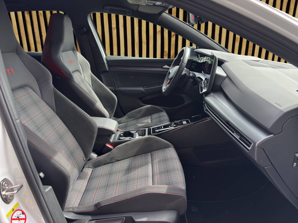 VW Golf VIII 2.0 TSI GTI DSG-image-4