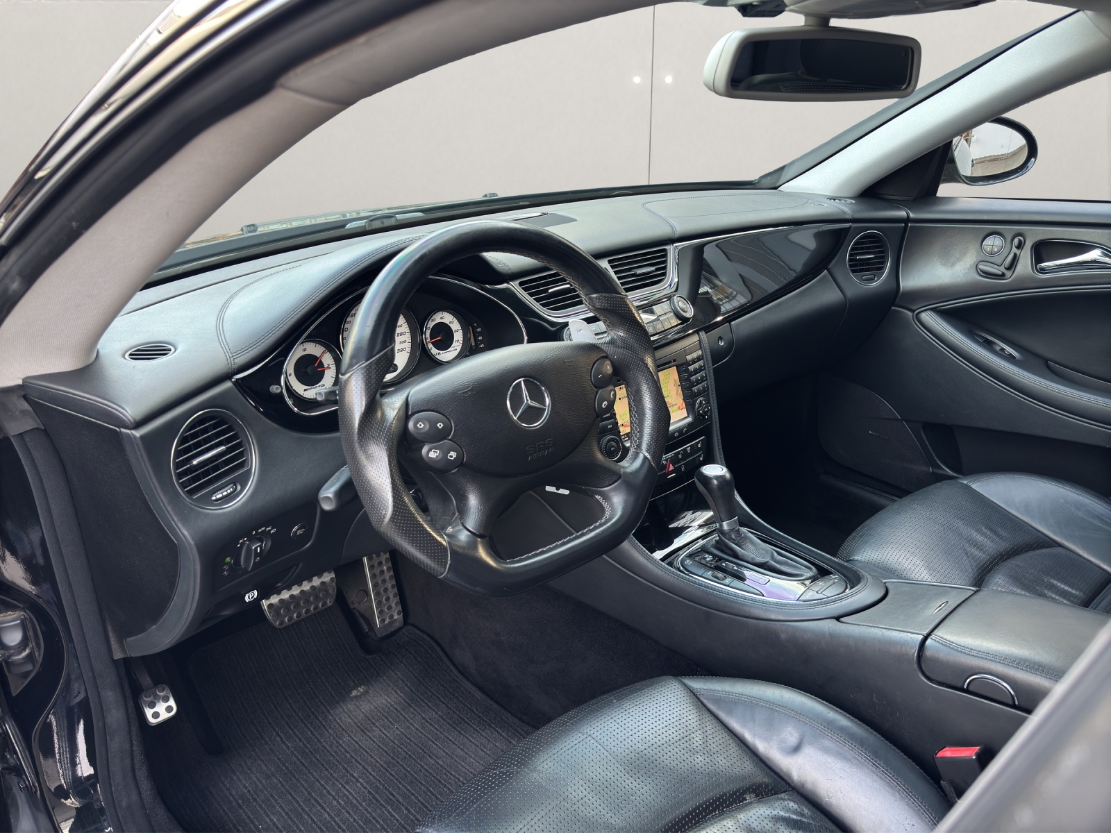 MERCEDES-BENZ CLS 55 AMG Automatic-image-8