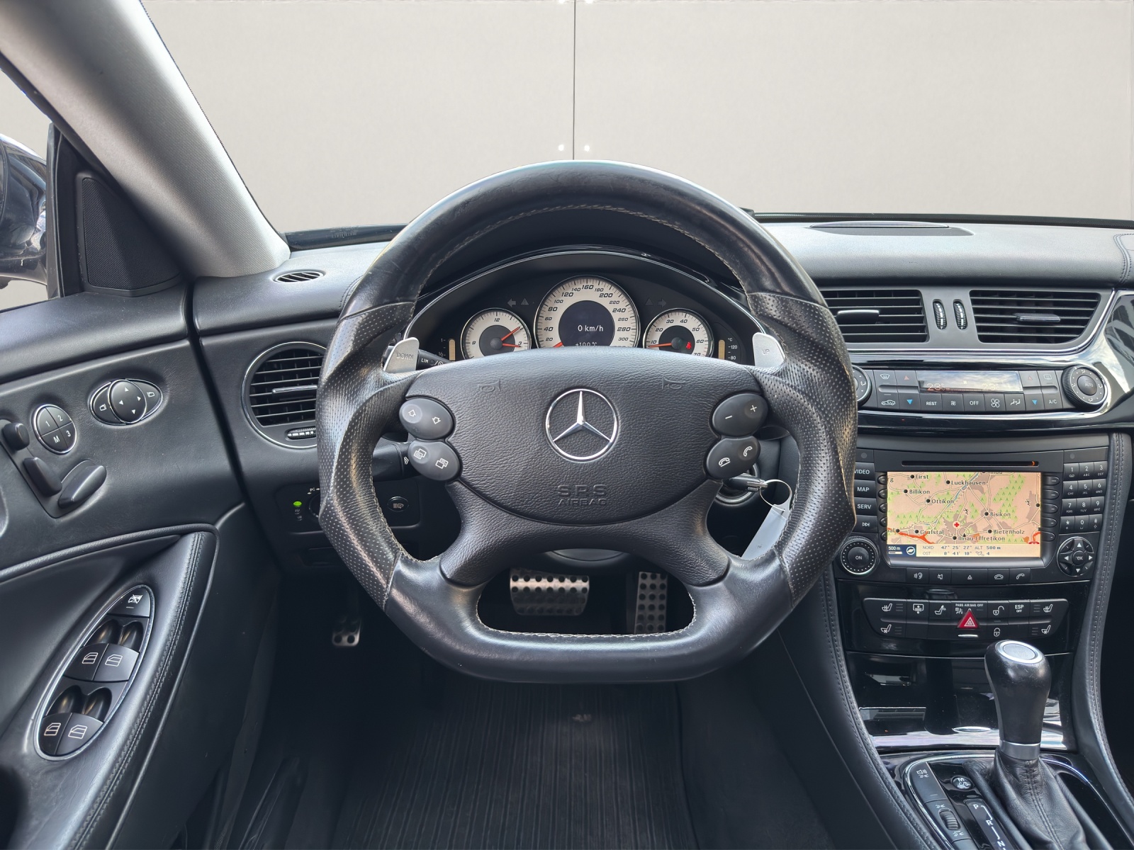 MERCEDES-BENZ CLS 55 AMG Automatic-image-10