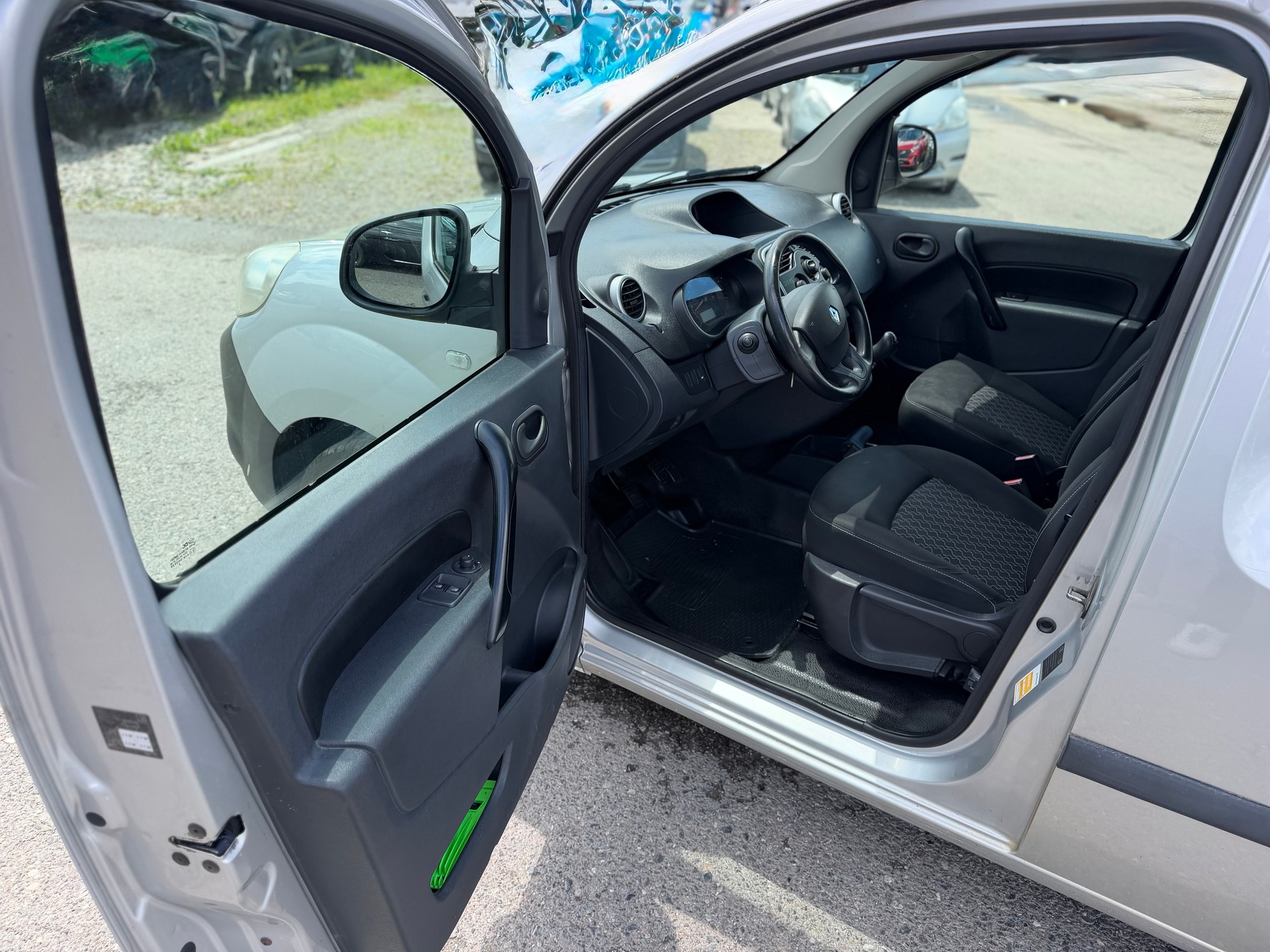 RENAULT Kangoo Maxi dCi 90 Access 2 Plätze / 2 places-image-13