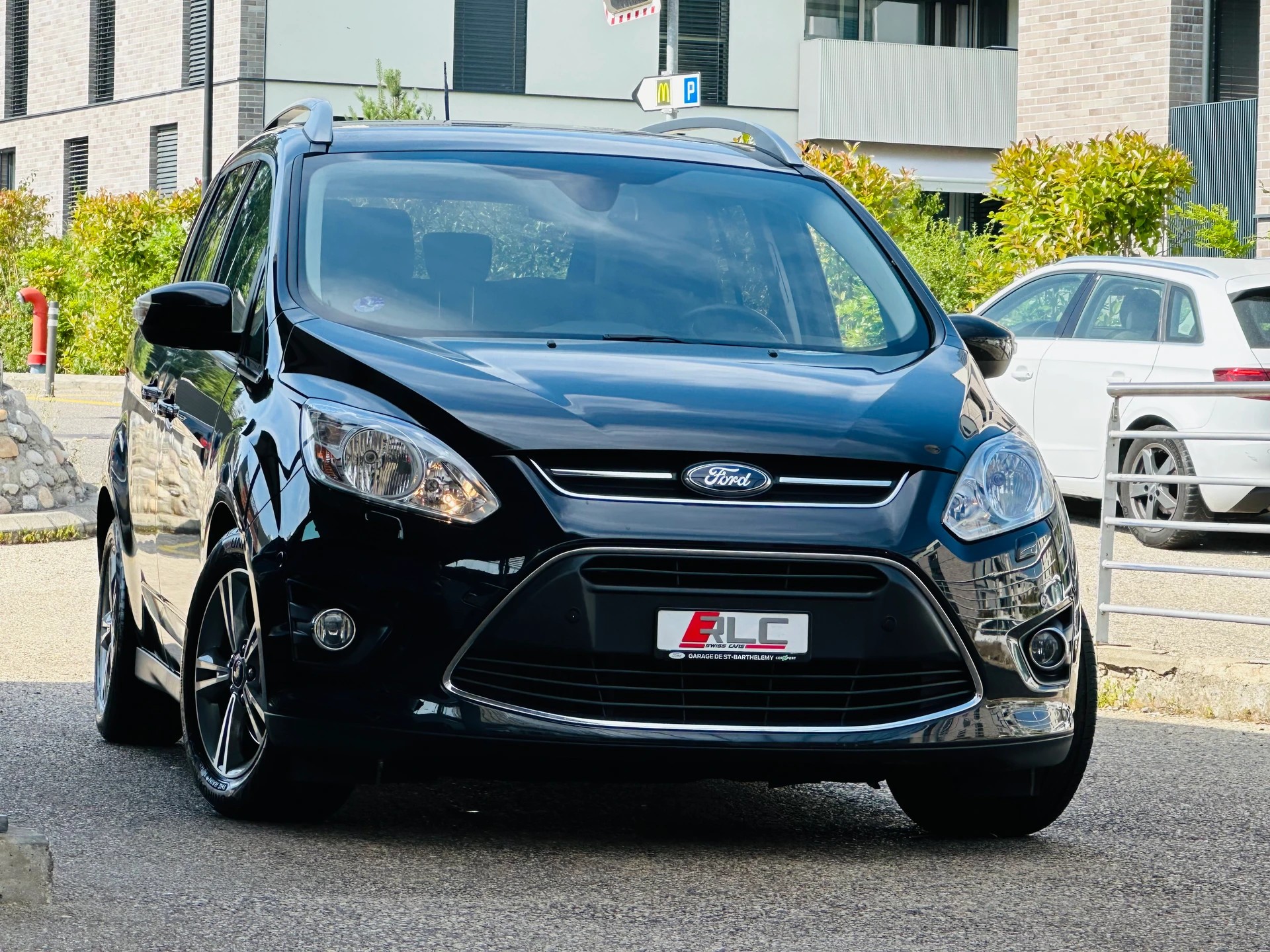 FORD Grand C-Max 1.0 SCTi Family-Edition-showroom-element-1