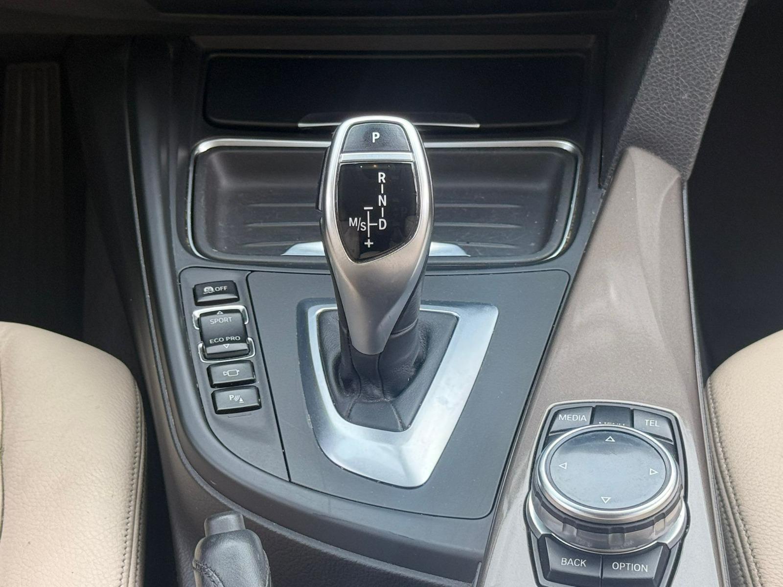 BMW 328i GT xDrive Steptronic-image-24