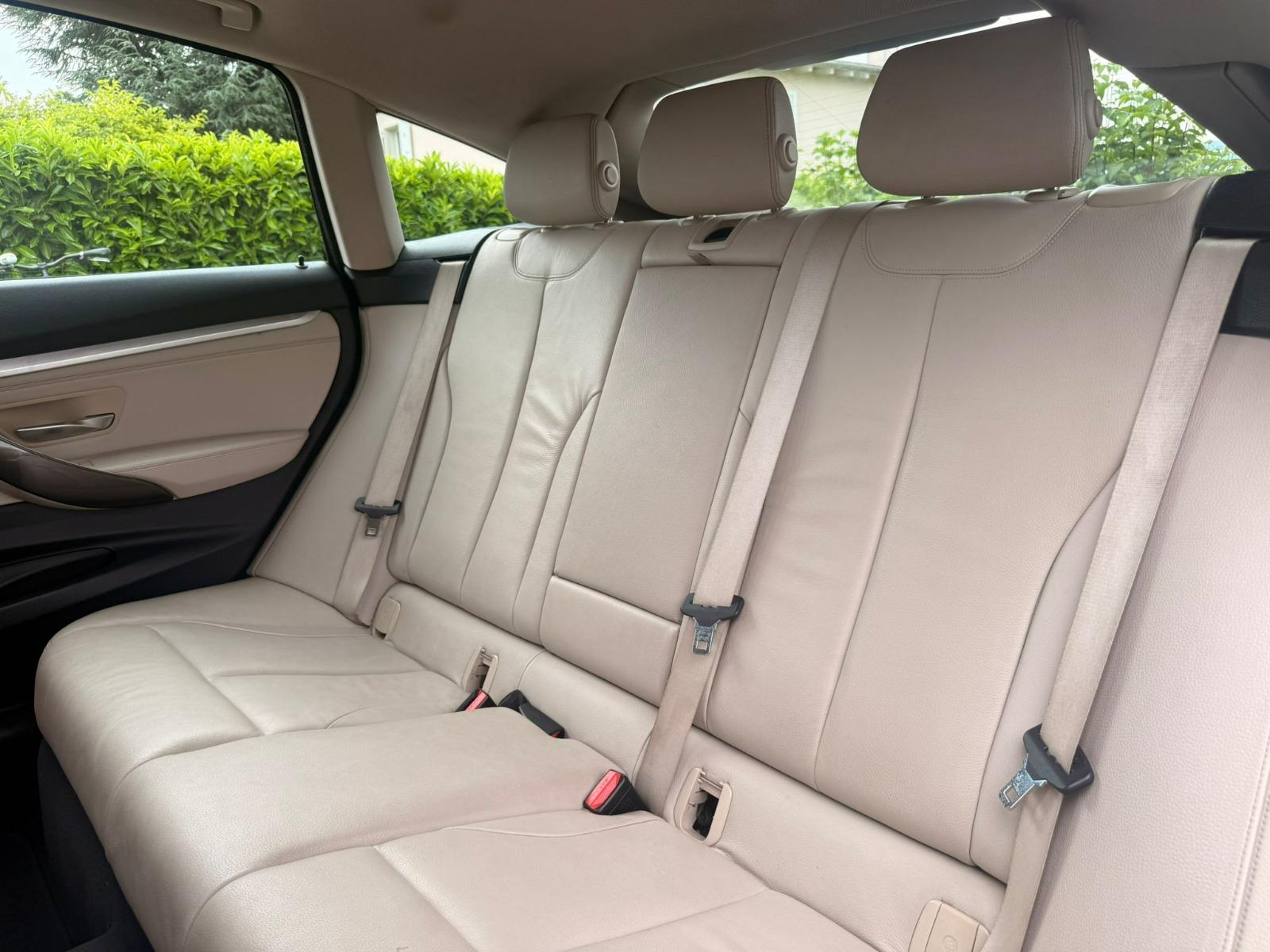 BMW 328i GT xDrive Steptronic-image-18
