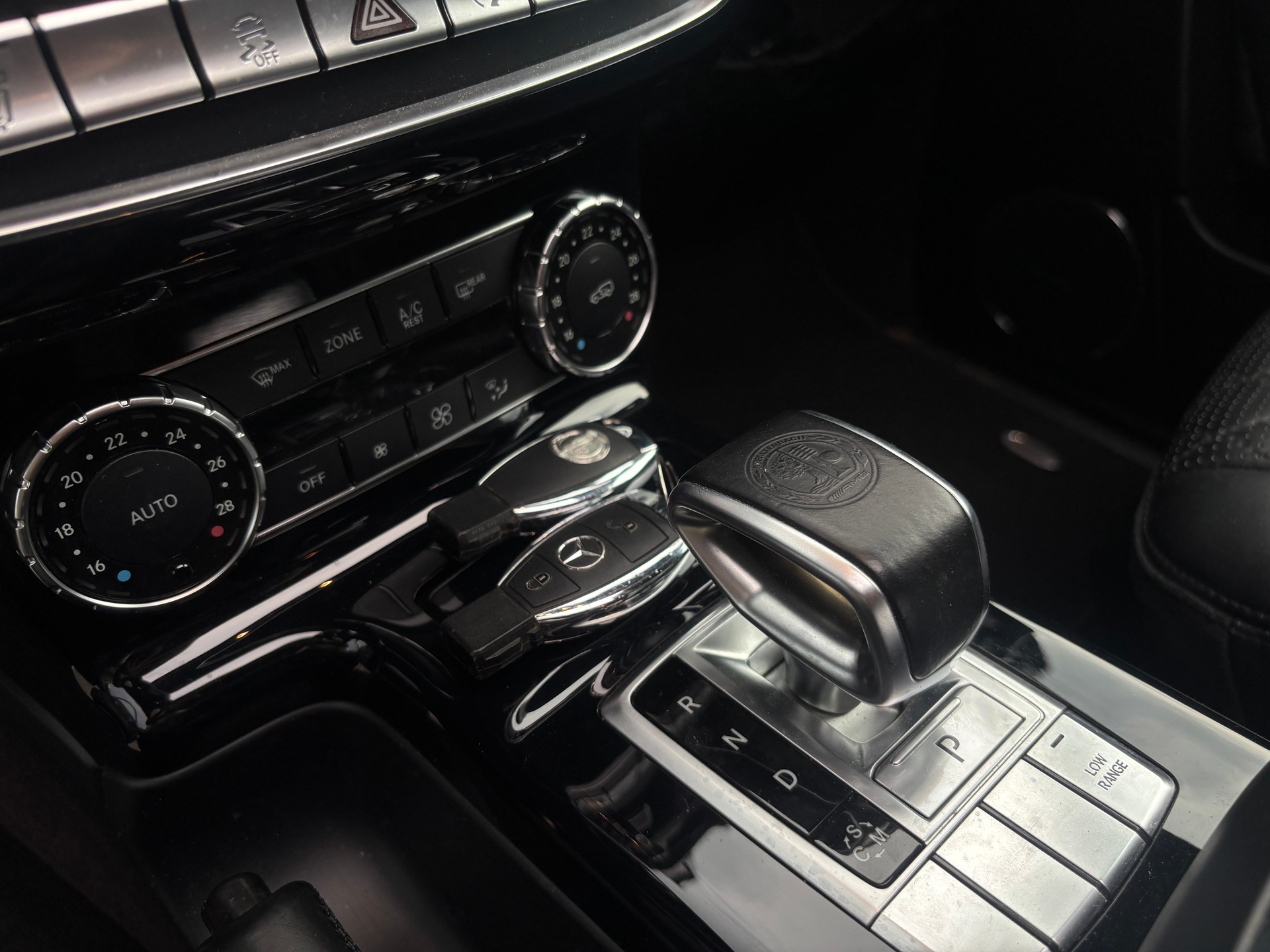 MERCEDES-BENZ G 63 AMG-image-19