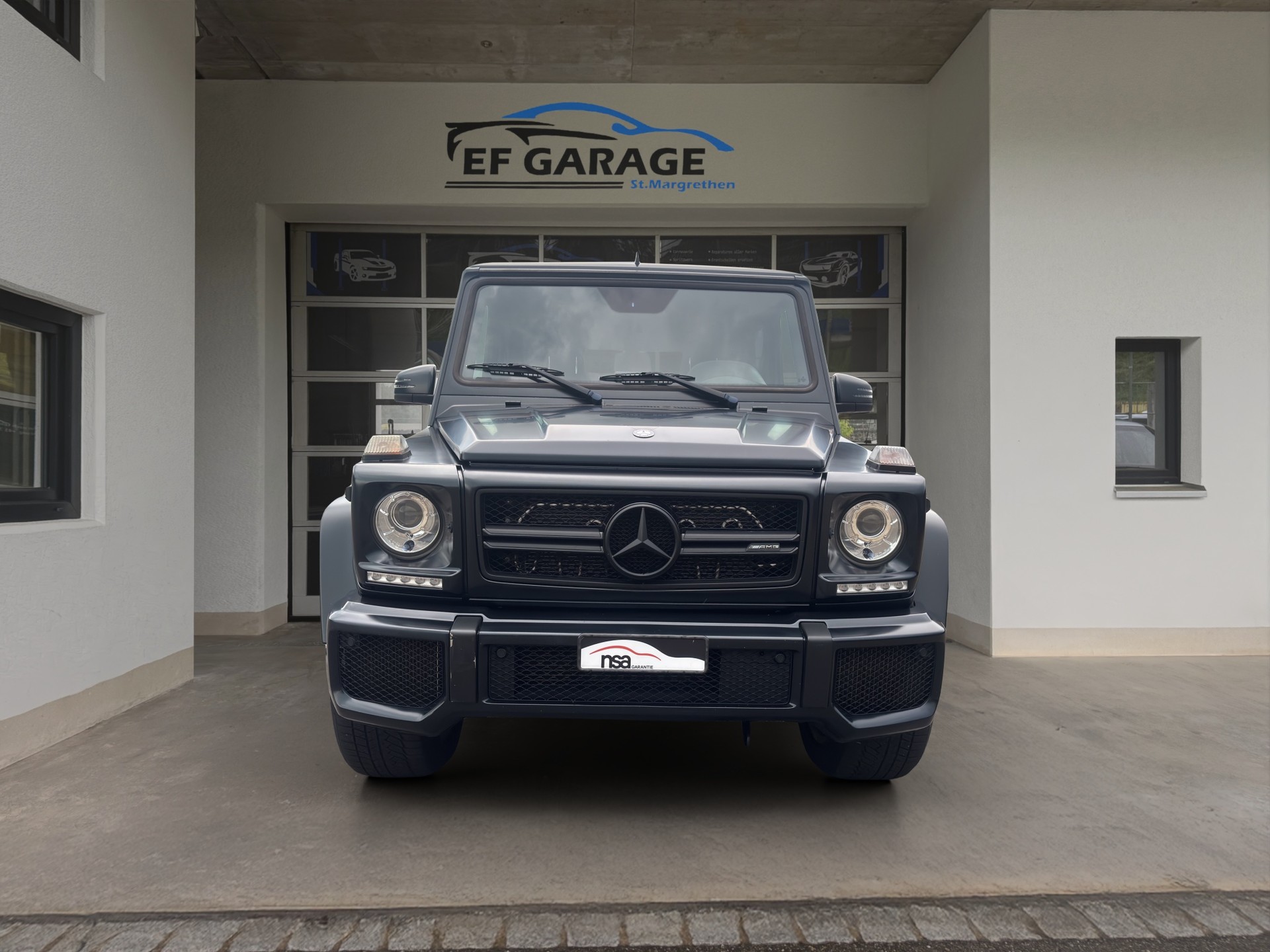 MERCEDES-BENZ G 63 AMG-showroom-element-1