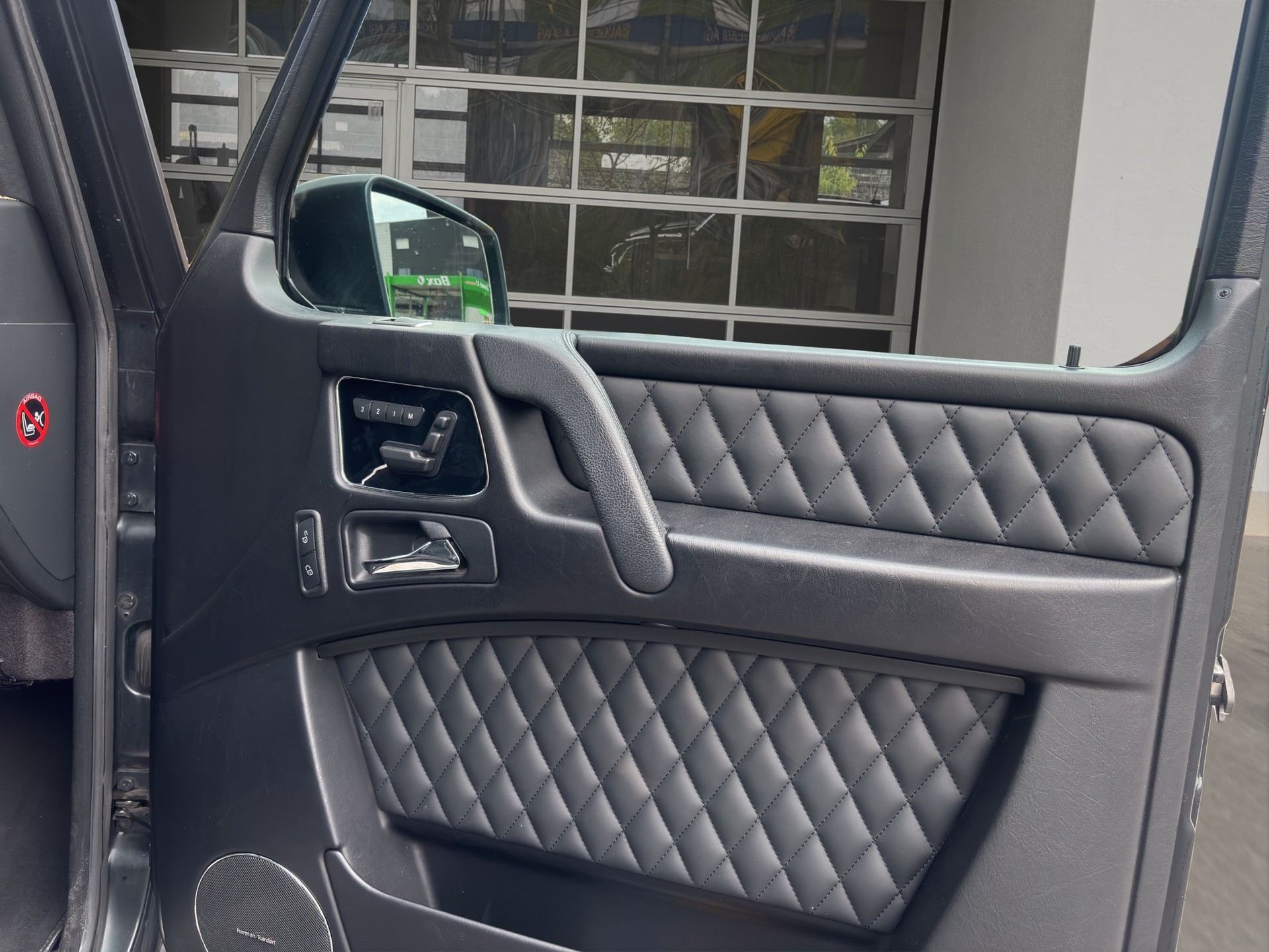 MERCEDES-BENZ G 63 AMG-image-15