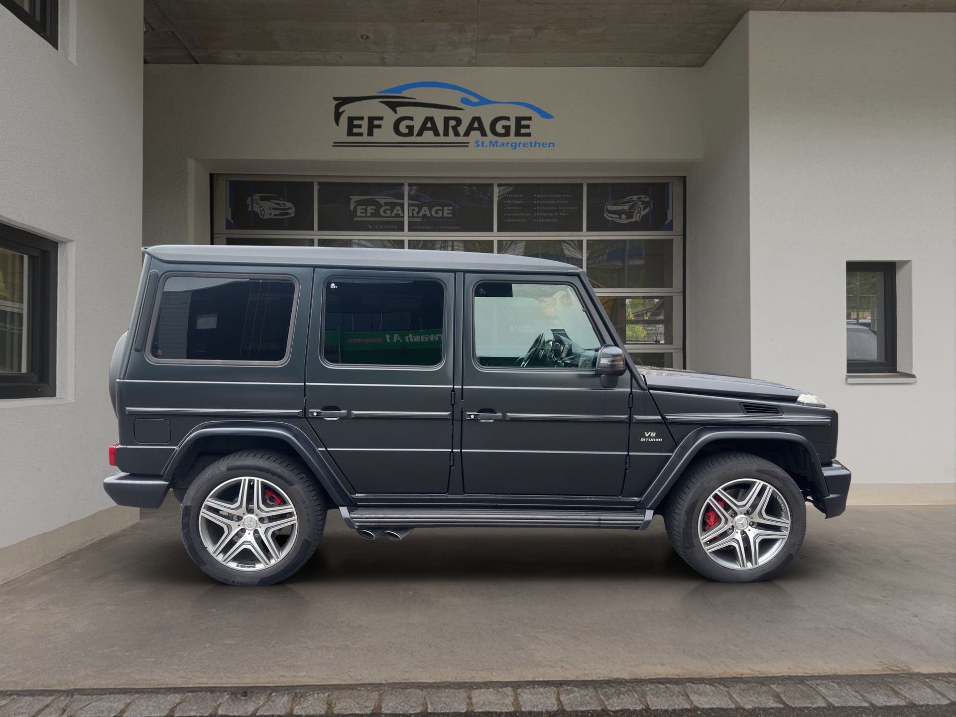 MERCEDES-BENZ G 63 AMG-showroom-element-3