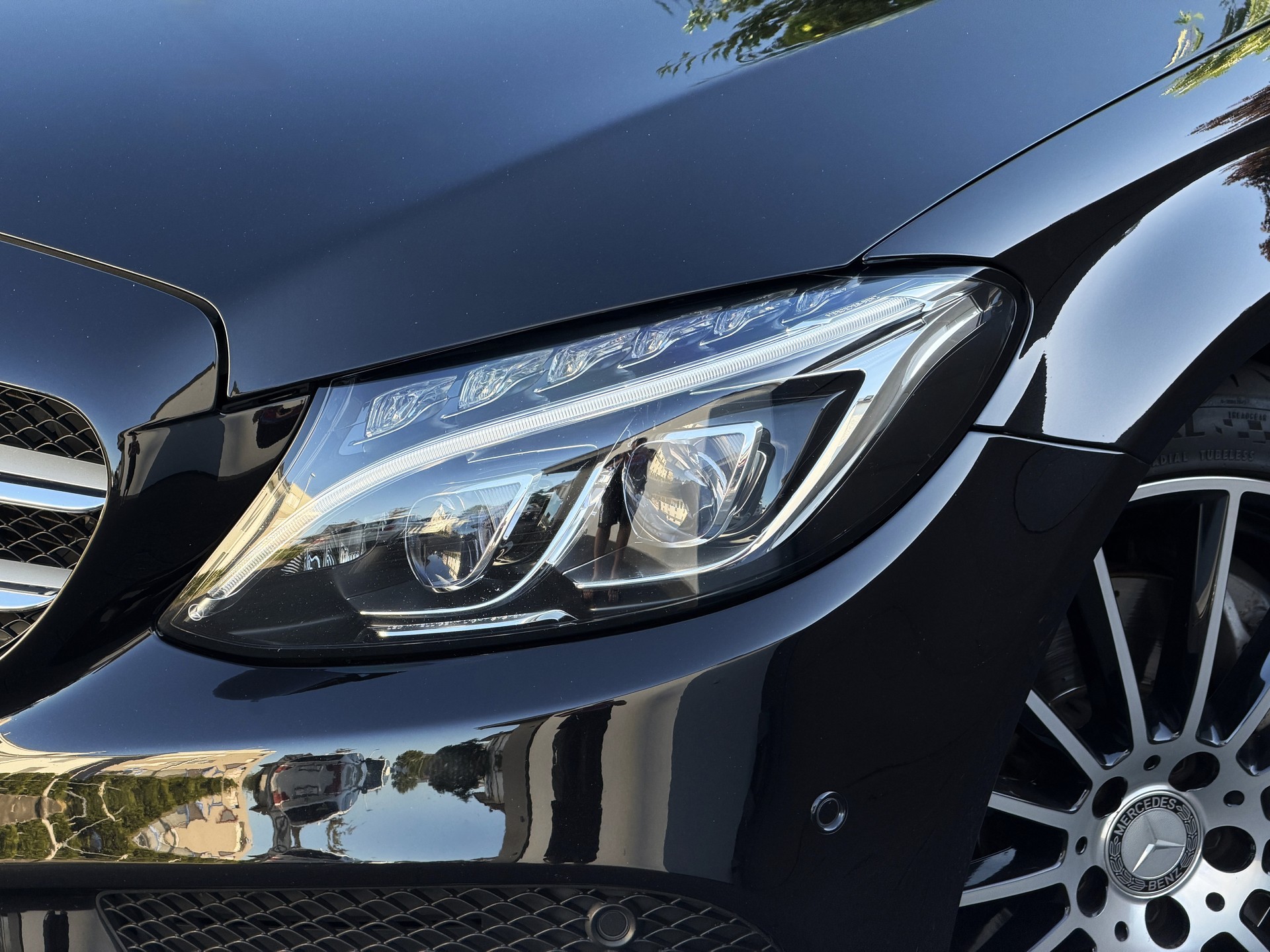 MERCEDES-BENZ C 400 AMG Line 4Matic 9G-Tronic-showroom-element-1