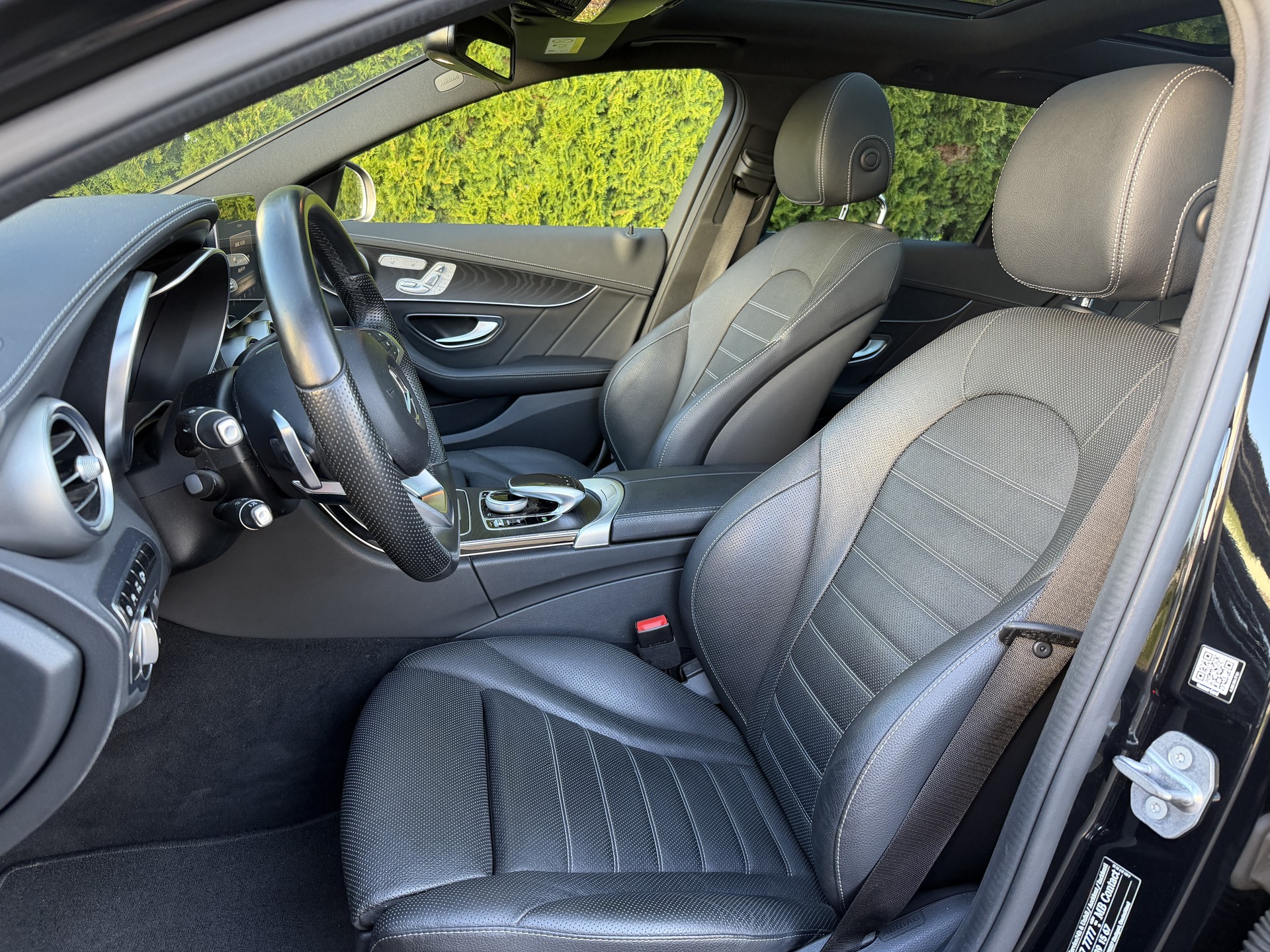MERCEDES-BENZ C 400 AMG Line 4Matic 9G-Tronic-image-27