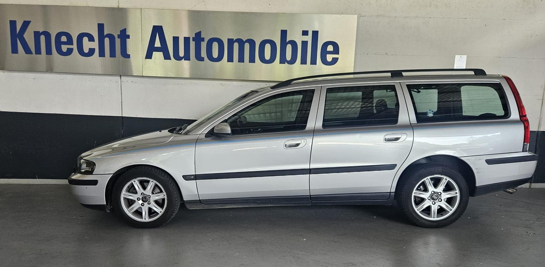 VOLVO V70 2.4 D5 163 AWD-showroom-element-1