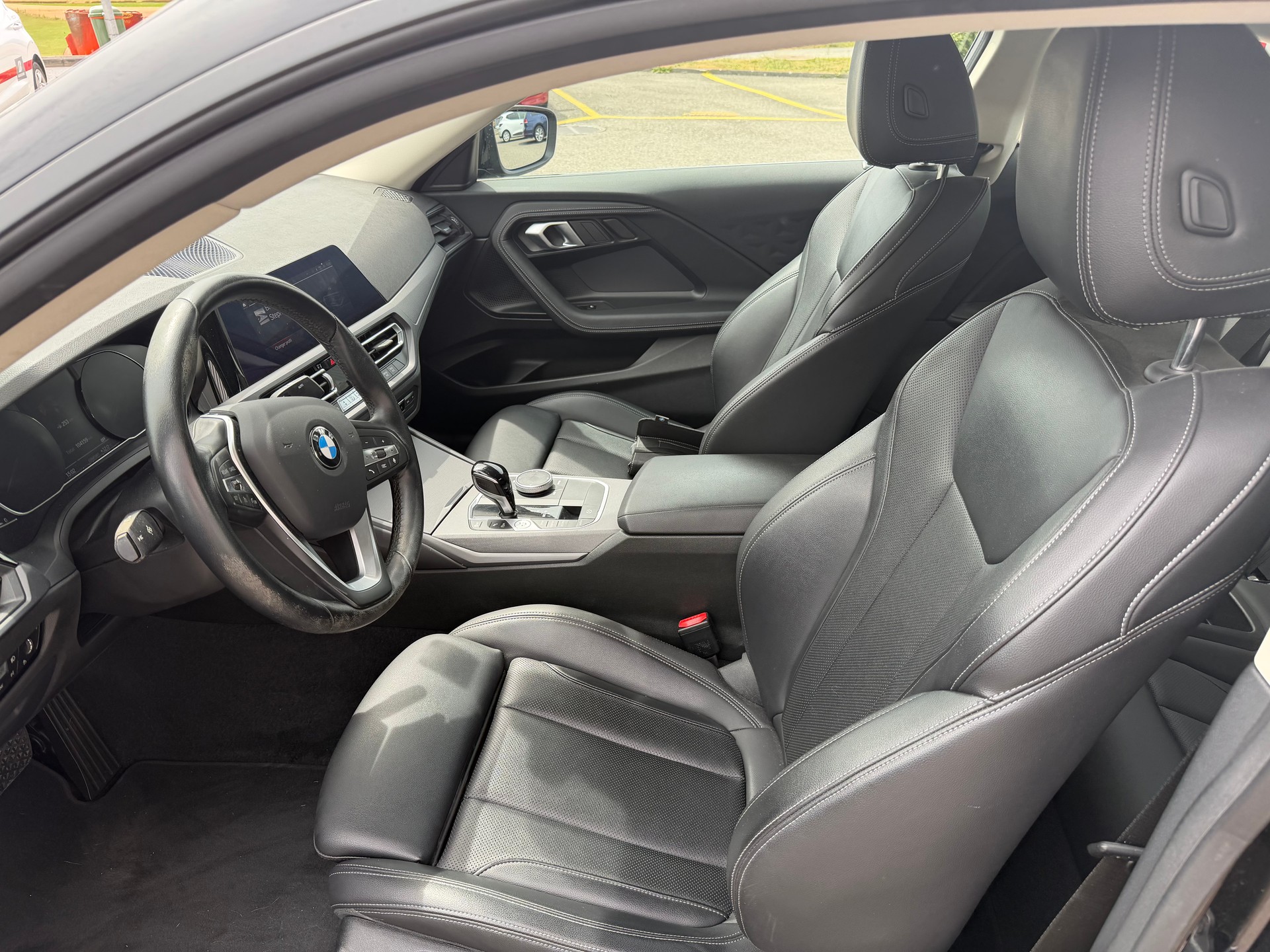 BMW 220i-image-3