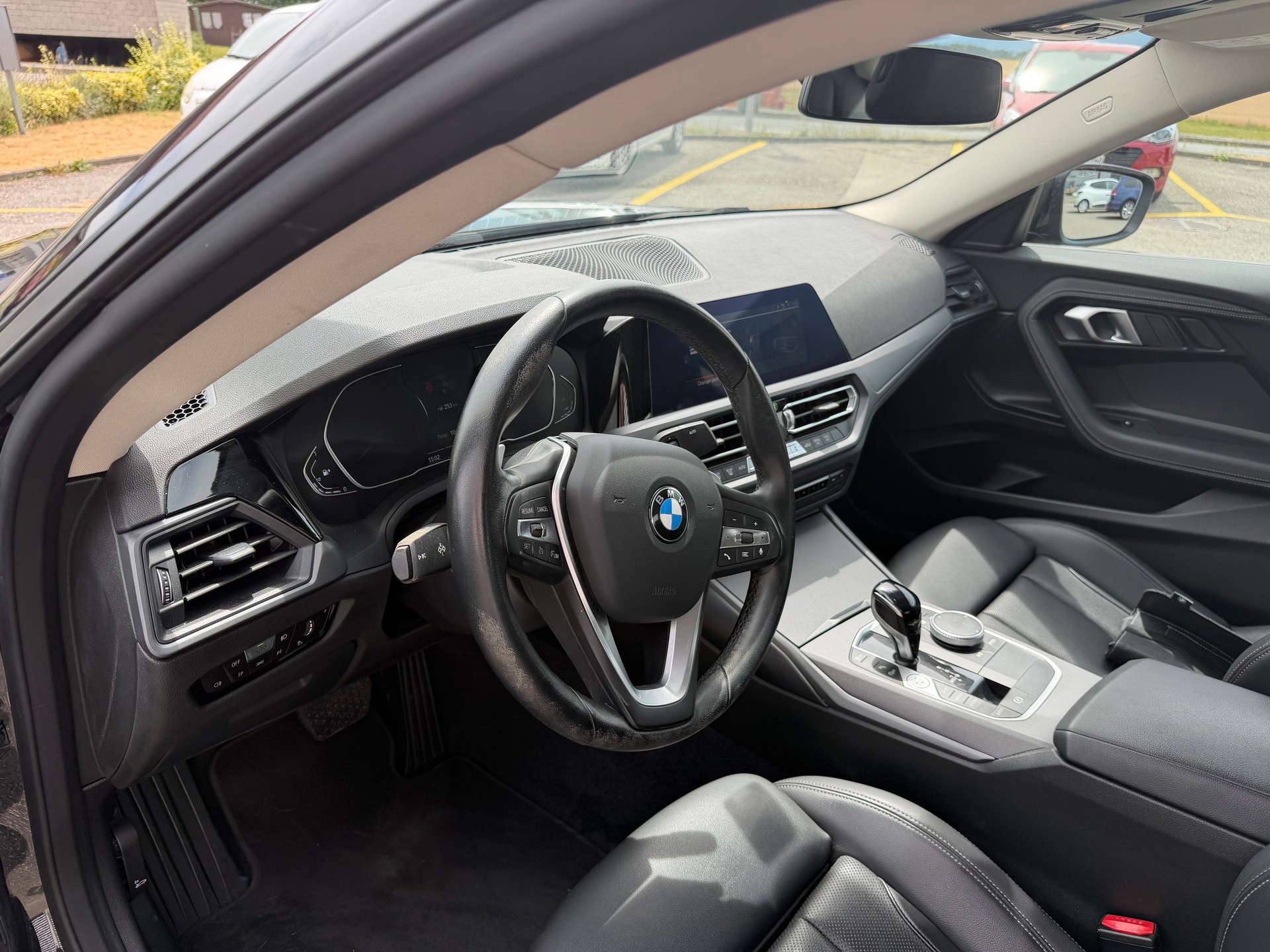 BMW 220i-image-5
