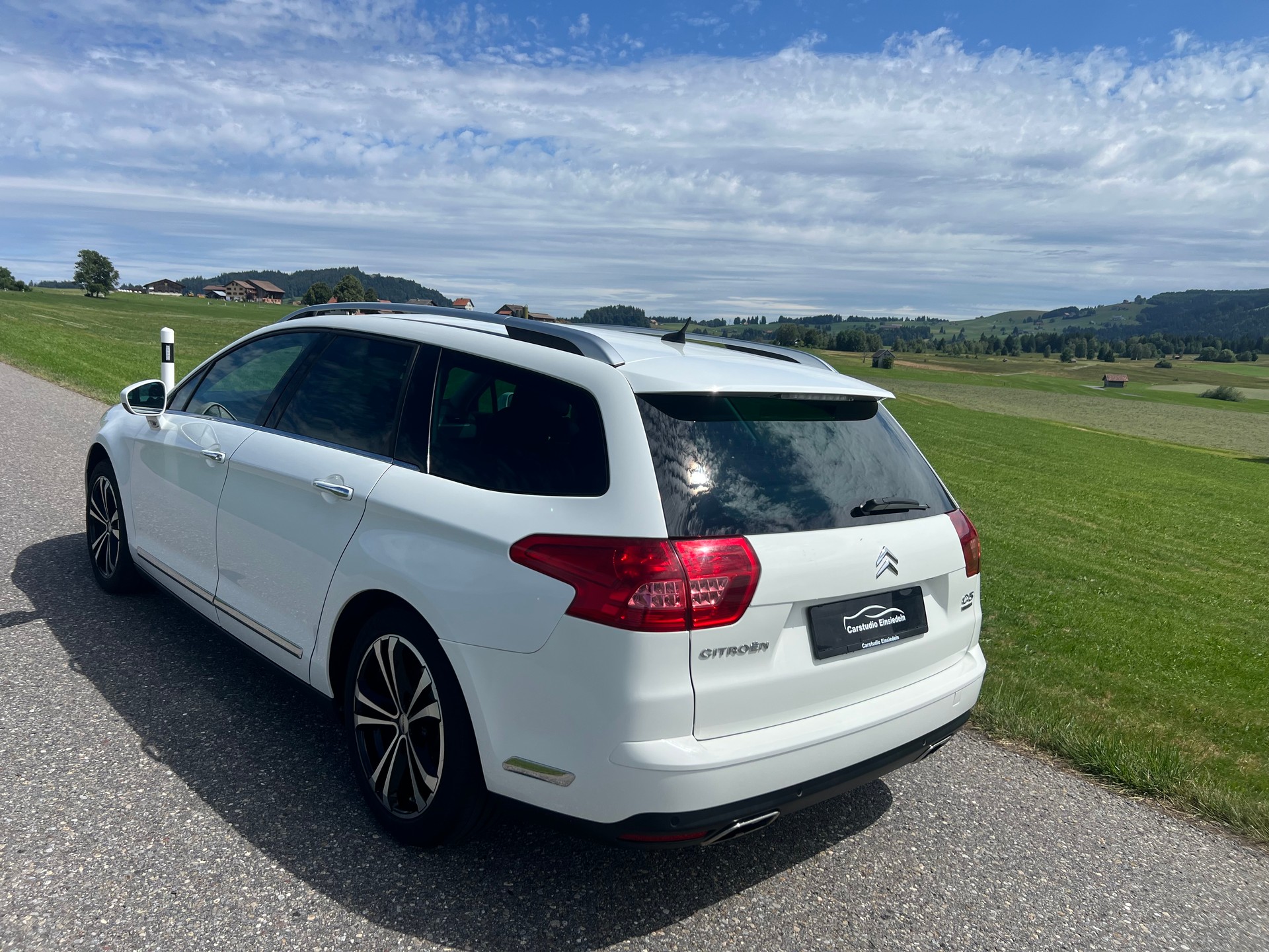 CITROEN C5 Tourer 3.0 HDi V6 Exclusive Automatic-image-3