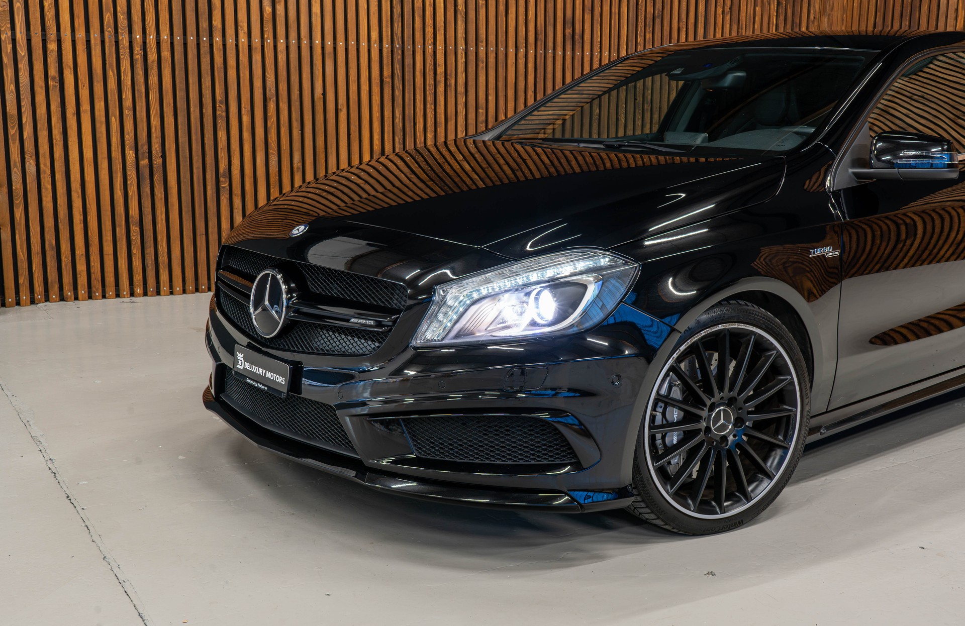 MERCEDES-BENZ A 45 AMG 4Matic Speedshift 7G-DCT-showroom-element-3