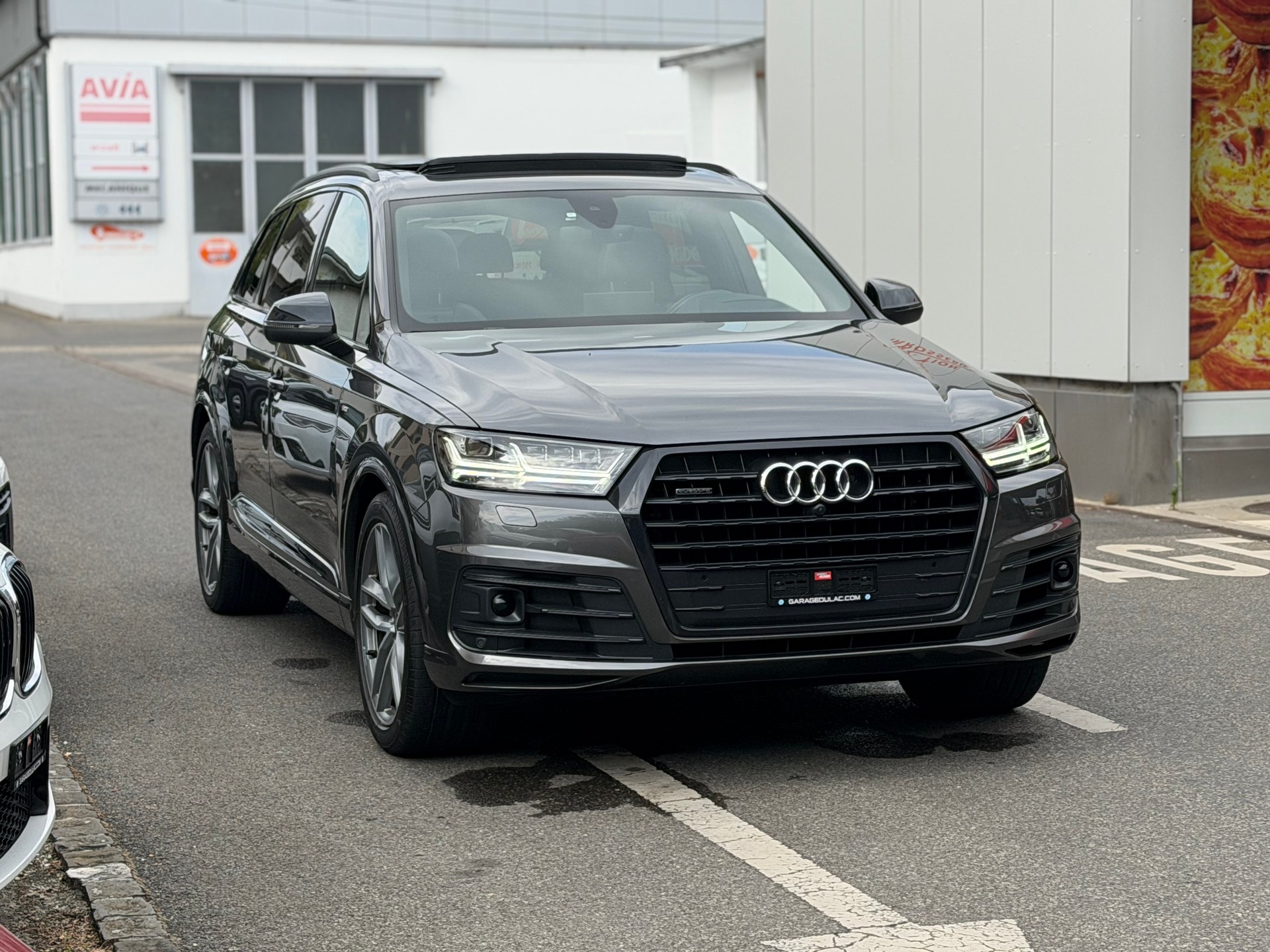 AUDI Q7 50 TDI quattro tiptronic S-Line 7 Places-showroom-element-2