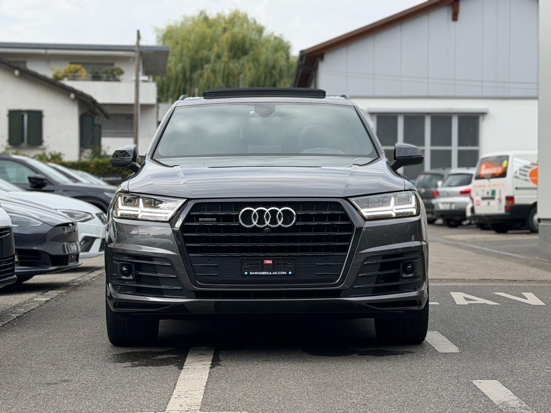 AUDI Q7 50 TDI quattro tiptronic S-Line 7 Places-showroom-element-1