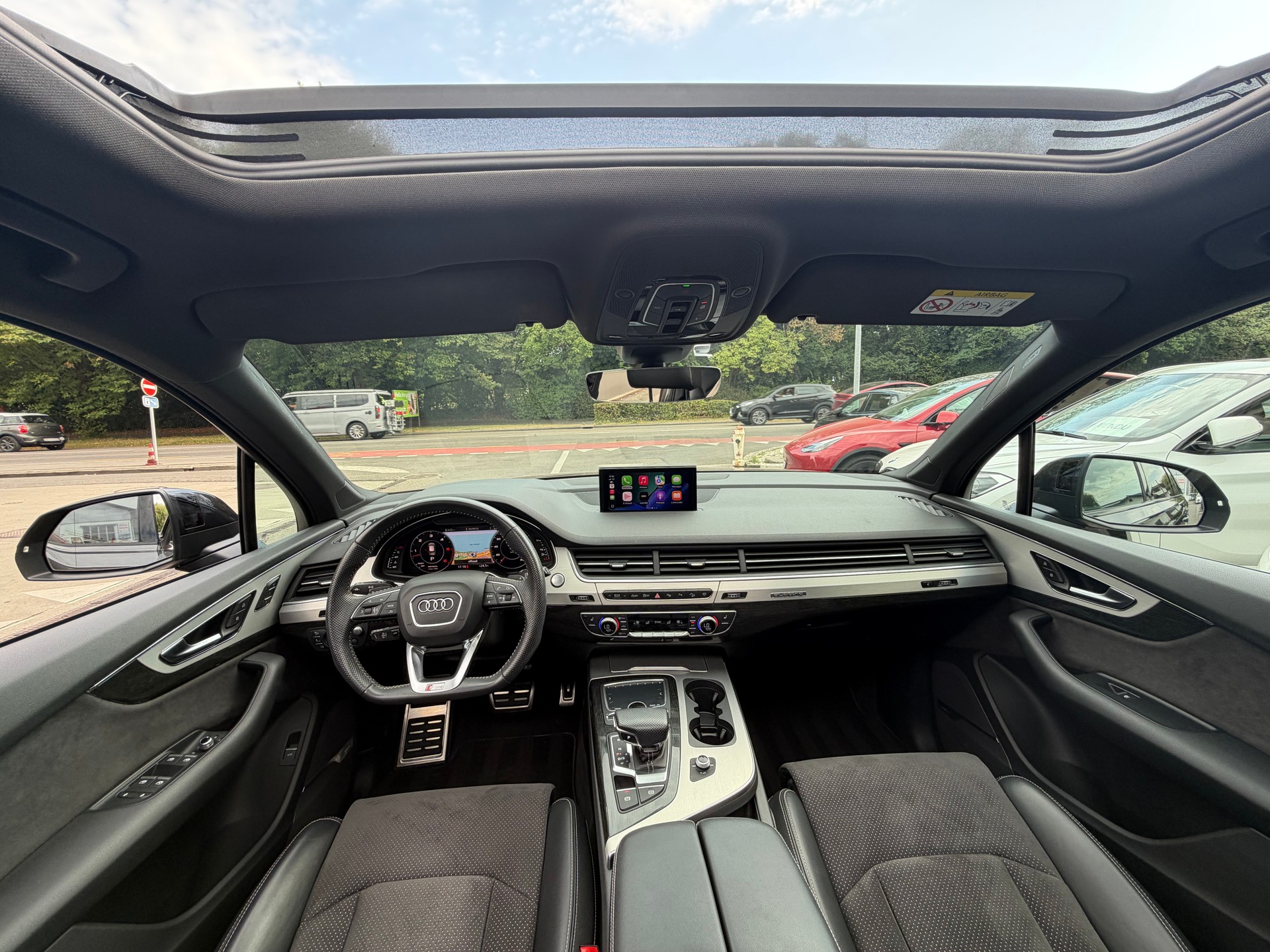 AUDI Q7 50 TDI quattro tiptronic S-Line 7 Places-image-22