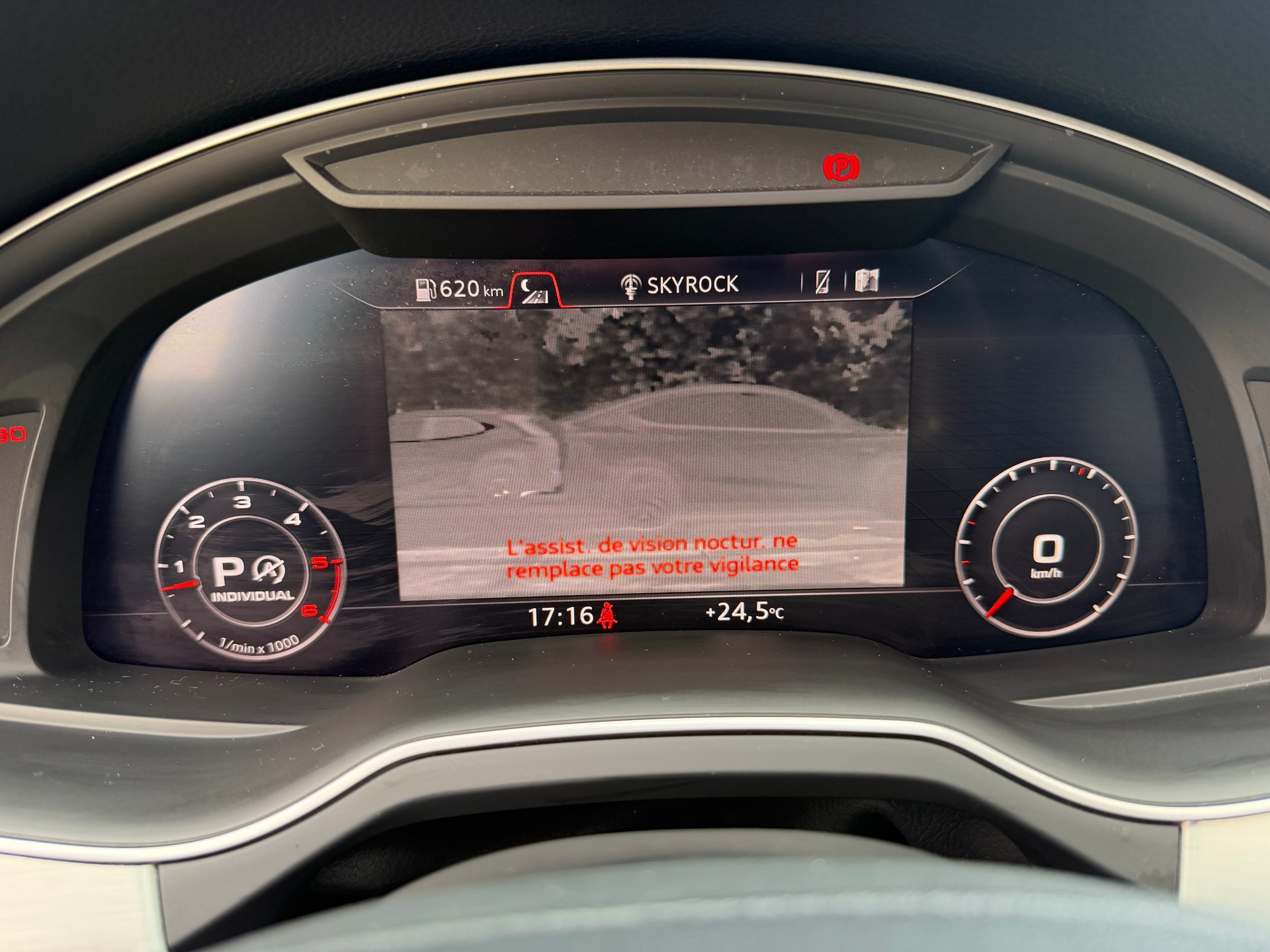 AUDI Q7 50 TDI quattro tiptronic S-Line 7 Places-image-19