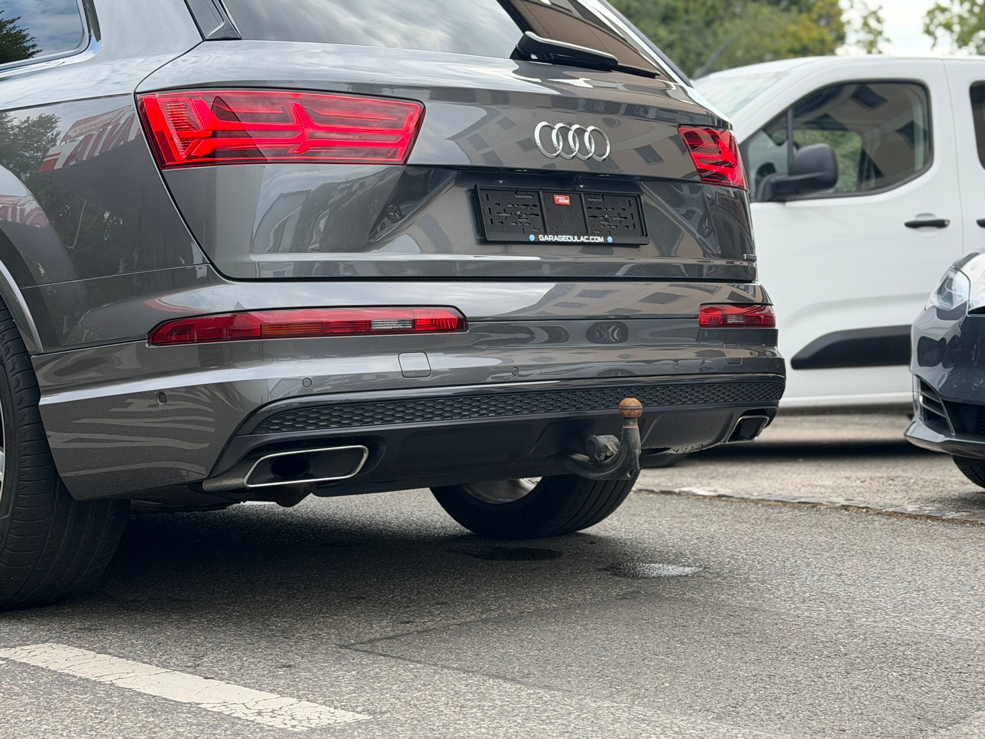 AUDI Q7 50 TDI quattro tiptronic S-Line 7 Places-image-8
