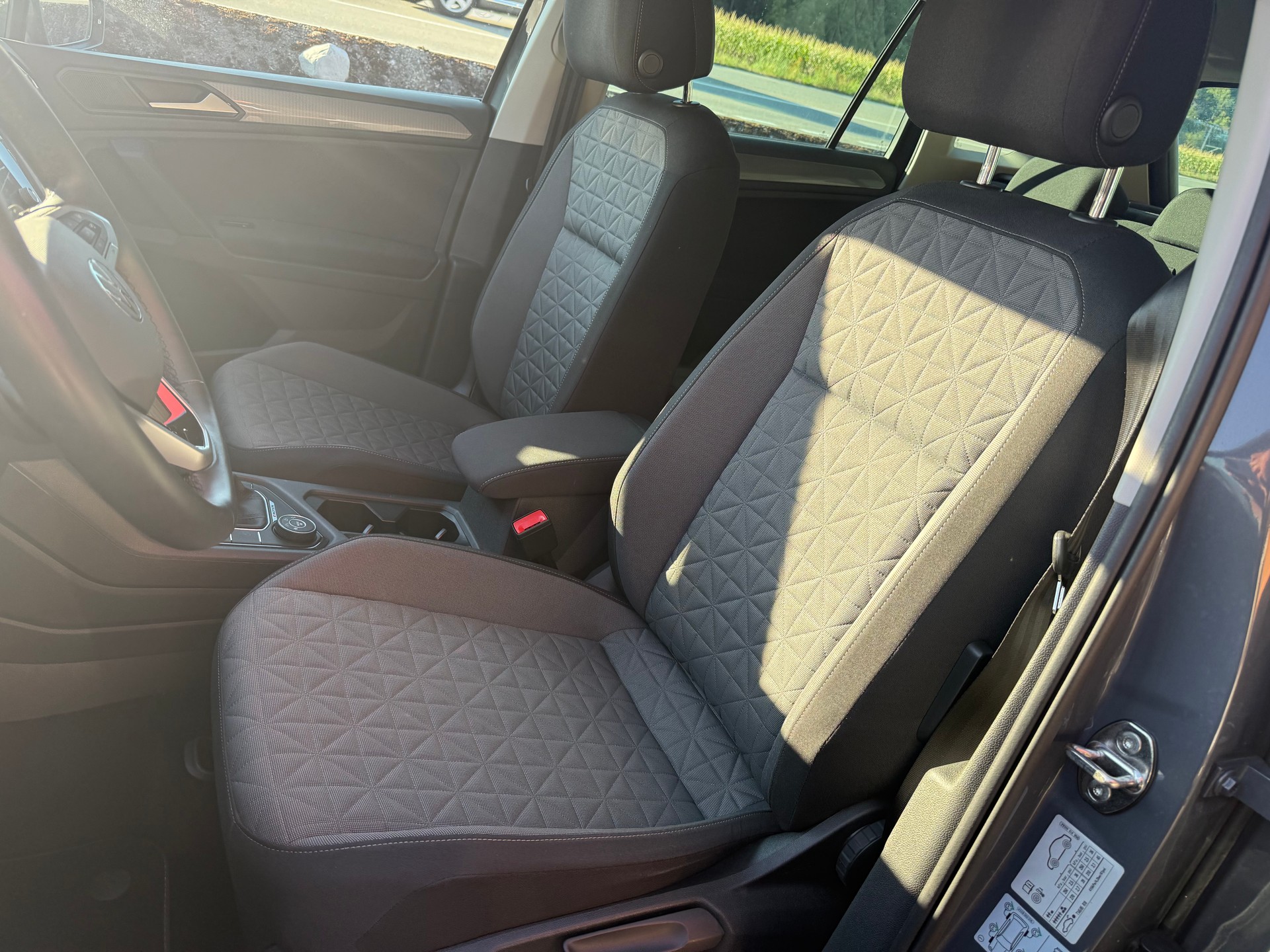 VW Tiguan 2.0 TDI SCR Life 4Motion DSG 4x4-image-7