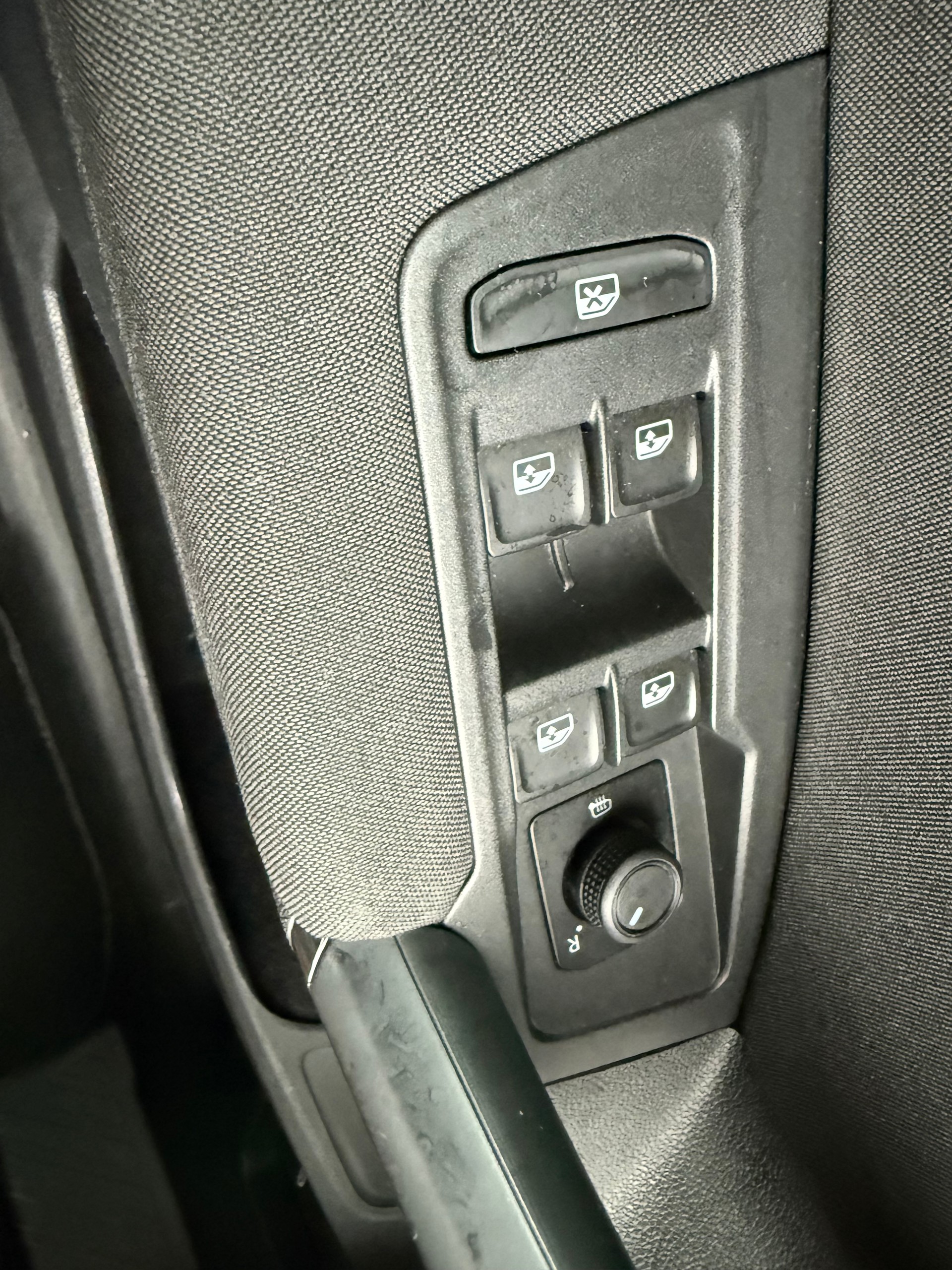 VW Tiguan 2.0 TDI SCR Life 4Motion DSG 4x4-image-9