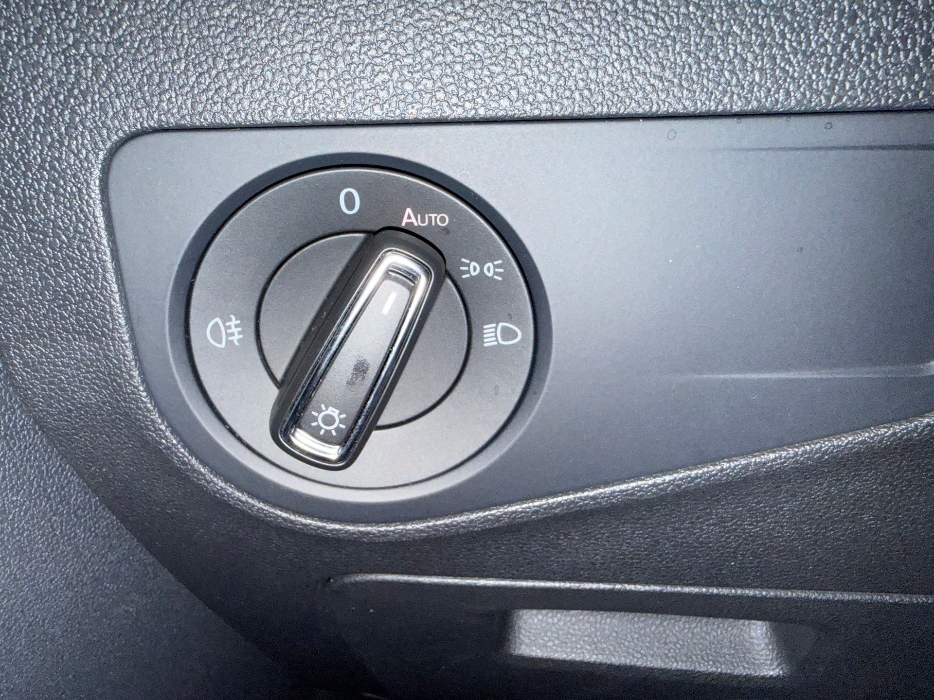 VW Tiguan 2.0 TDI SCR Life 4Motion DSG 4x4-image-11