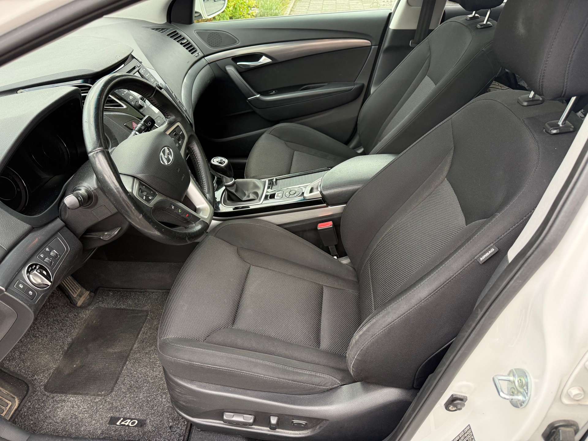 HYUNDAI i40 Wagon 1.7 CRDI Premium-image-8