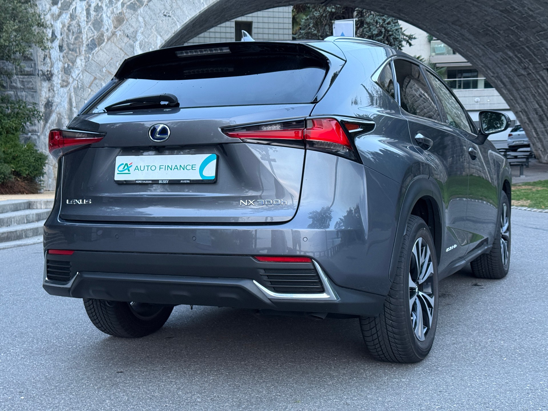 LEXUS NX 300h Celebrating 30 E-Four Automatic-image-5