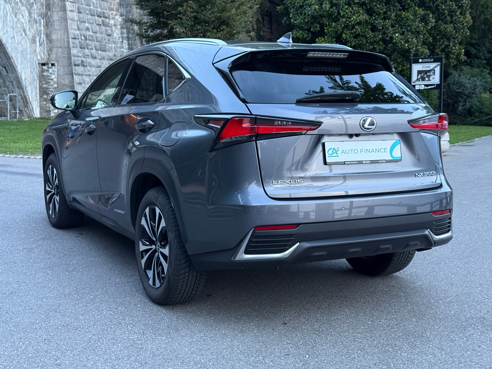 LEXUS NX 300h Celebrating 30 E-Four Automatic-image-22