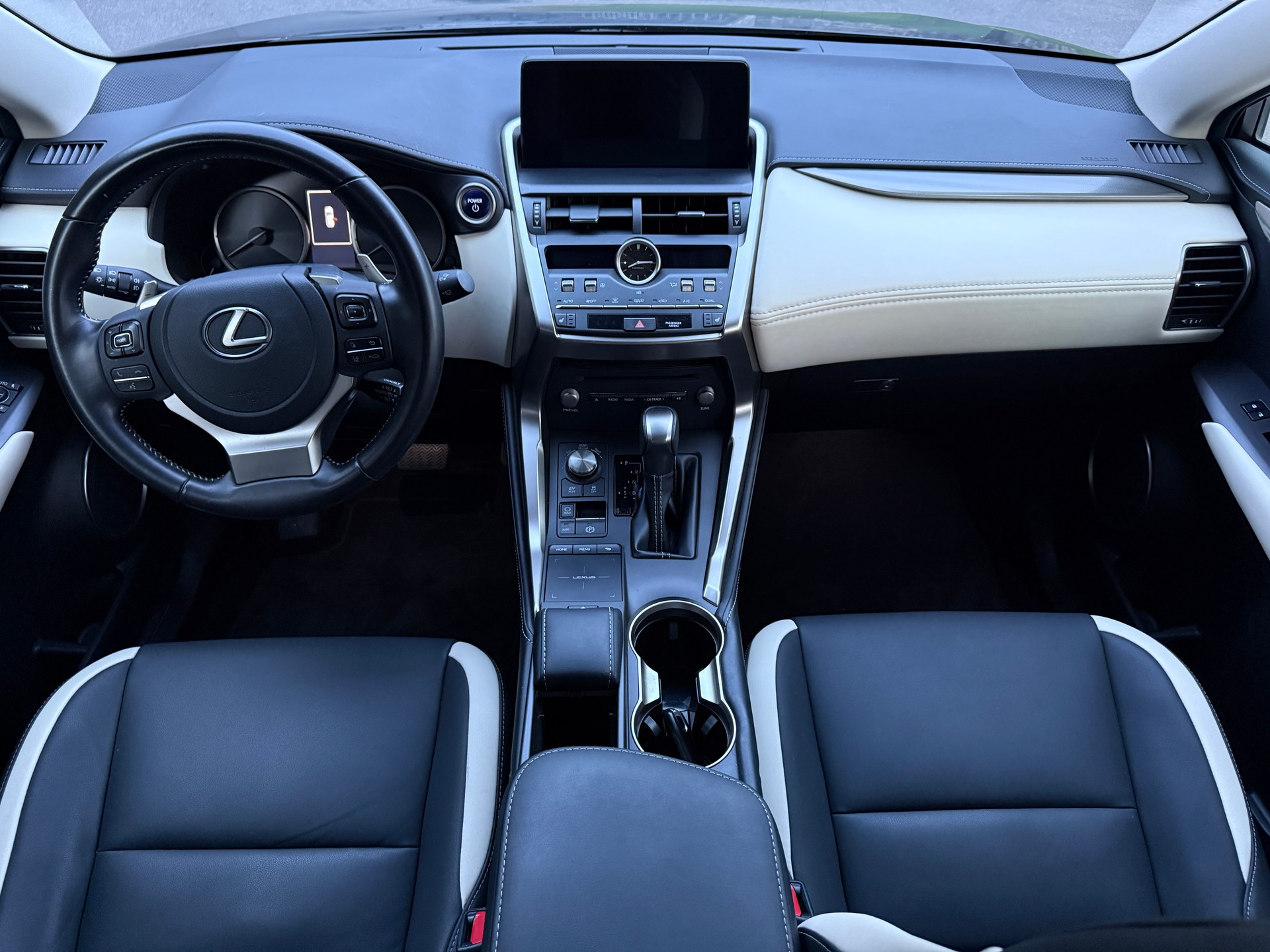 LEXUS NX 300h Celebrating 30 E-Four Automatic-image-6