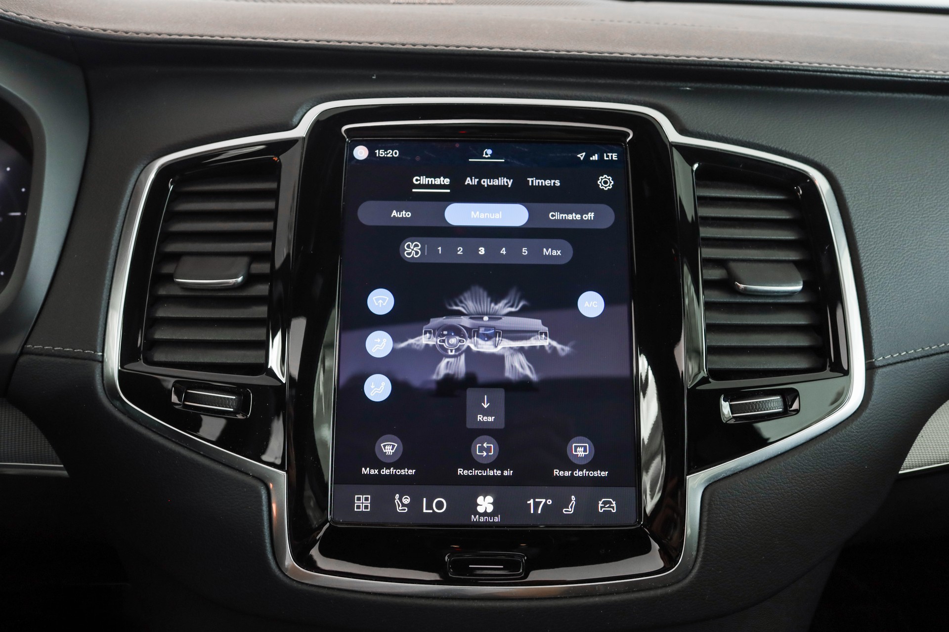 VOLVO XC90 T8 eAWD PluginHybrid Plus Bright Geartronic-image-12