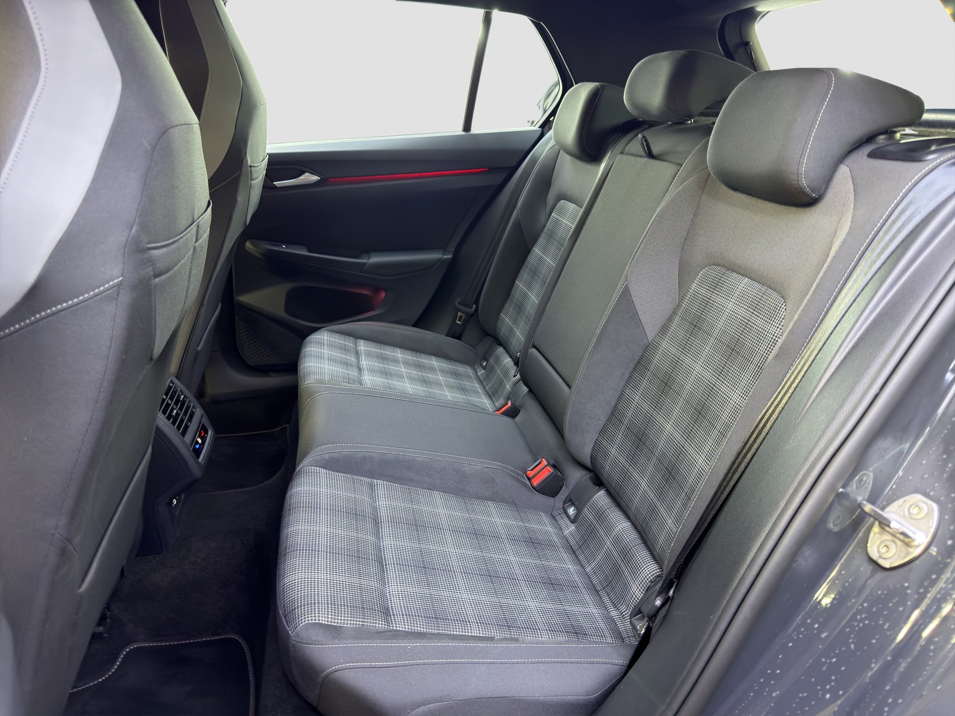 VW Golf 2.0 TDI GTD DSG-image-12