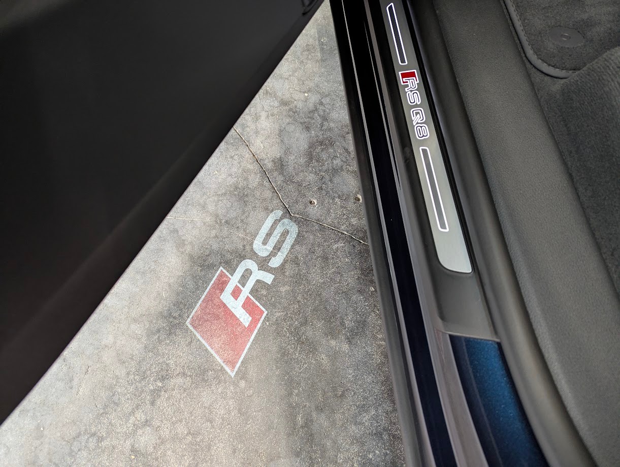 AUDI RS Q8 SUV 4.0 V8 TFSI quattro T-Tronic*FACELIFT 5J GAR ALL-BLACK SPORT-AGA SITZKLIMA STANDHEIZ AHK*-showroom-element-2