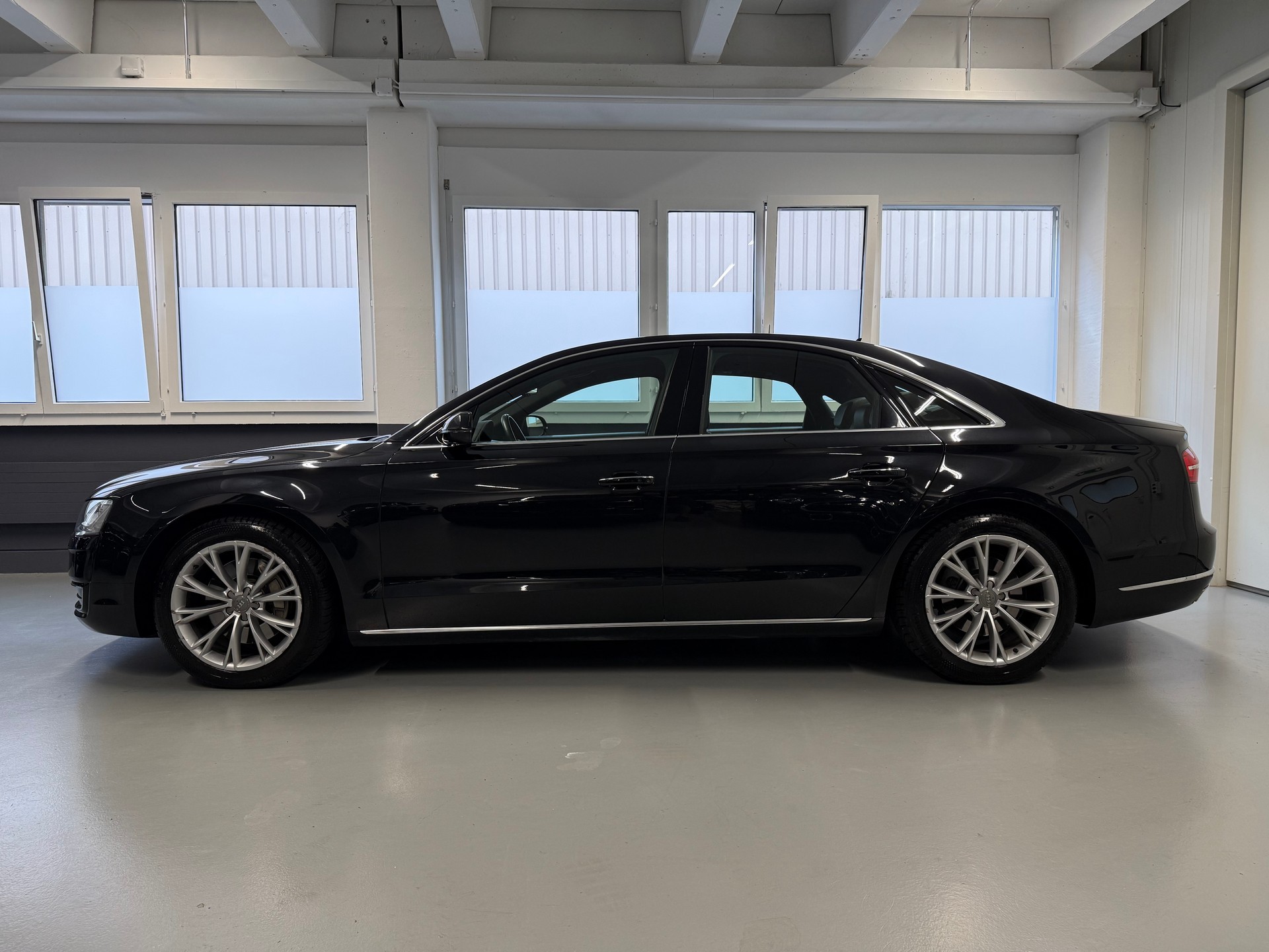 AUDI A8 3.0 TDI quattro tiptronic-showroom-element-2