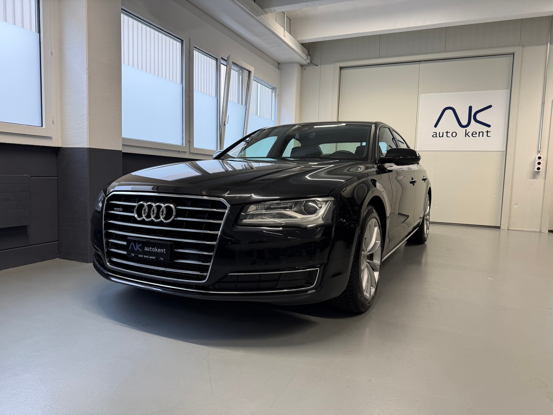 AUDI A8 3.0 TDI quattro tiptronic