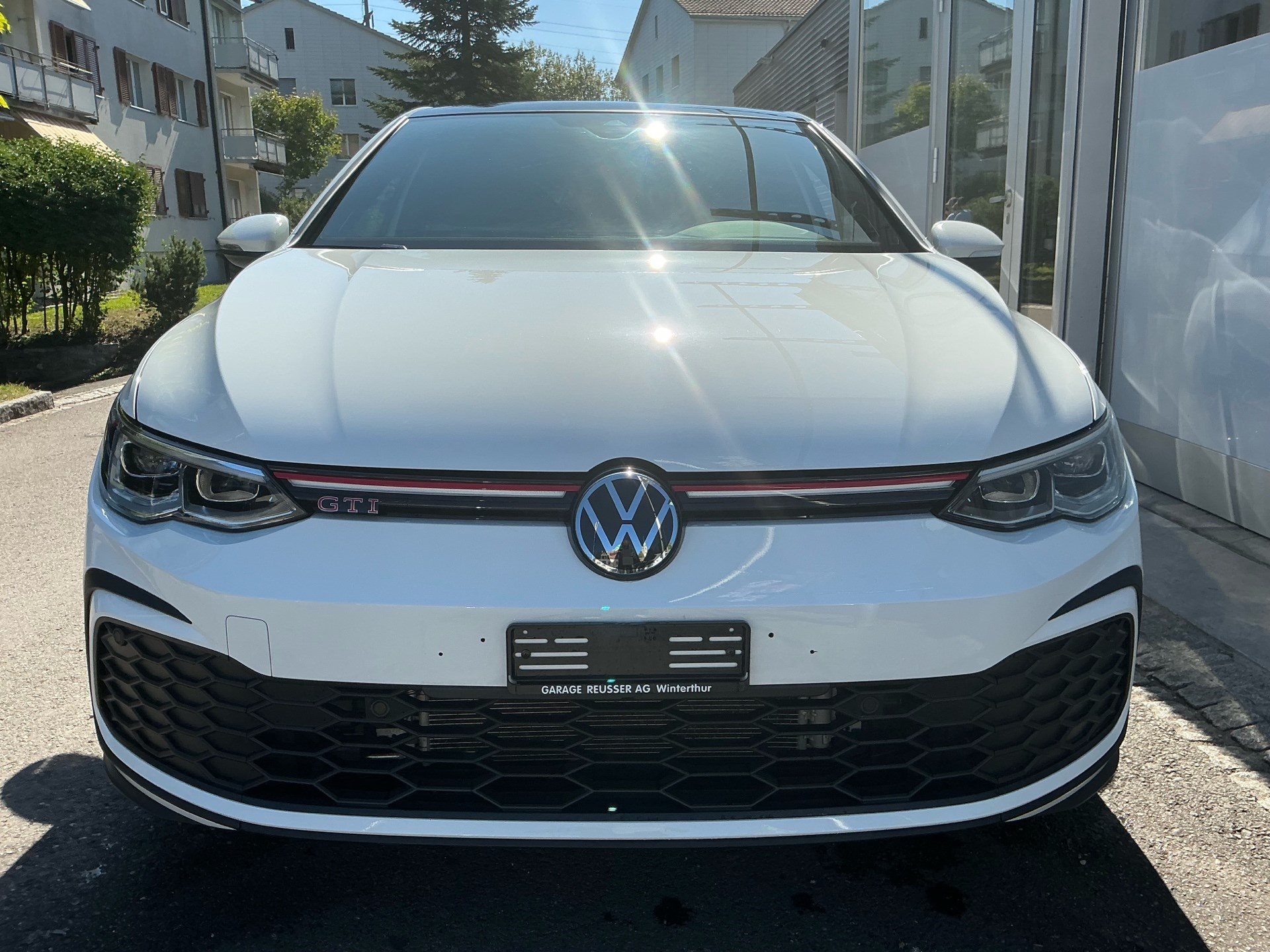 VW Golf VIII GTI 245 PS *** SCHALTGETRIEBE MIT PANORAMADACH ***-showroom-element-1